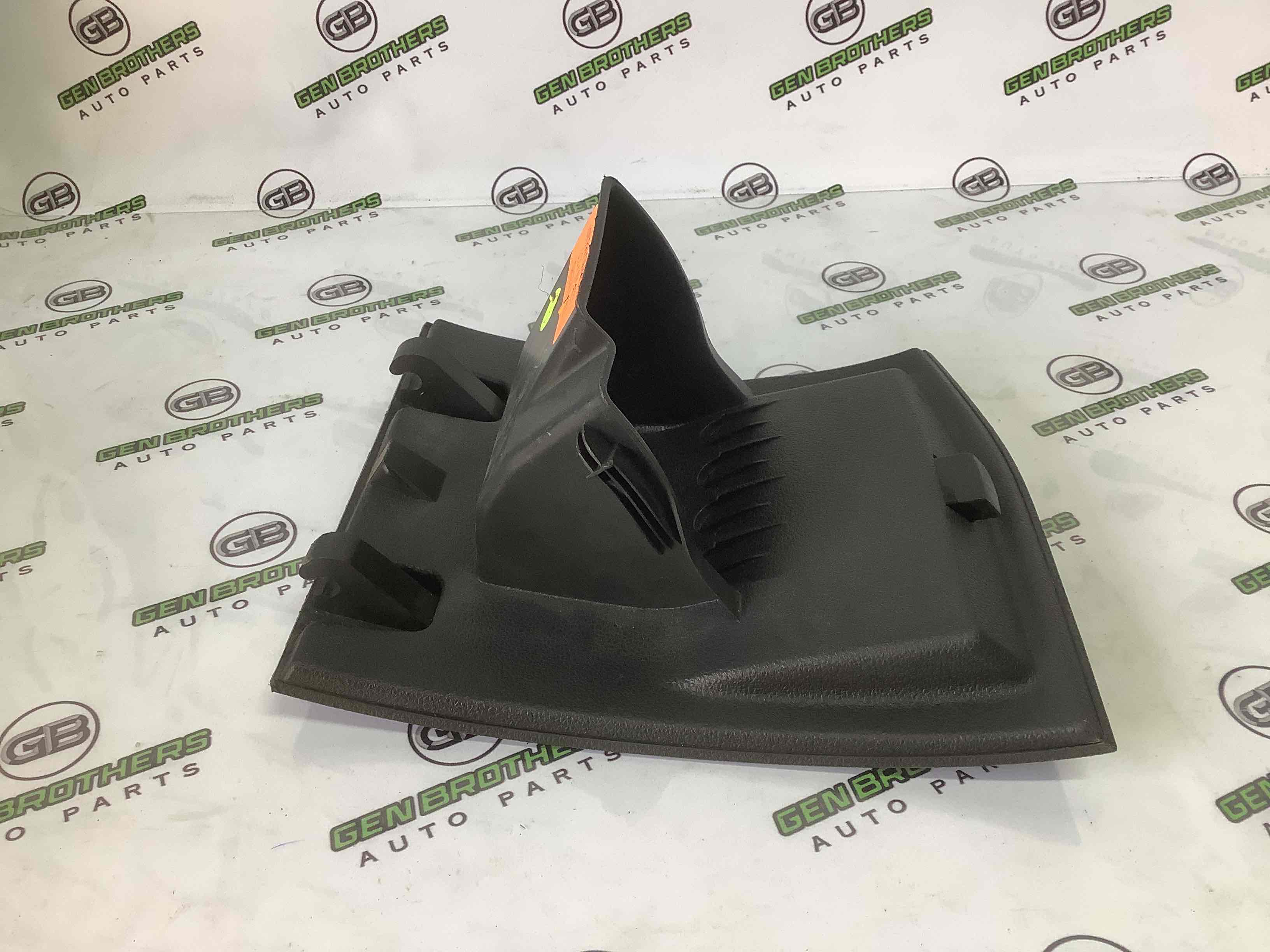 Бардачок замок бардачка, підстаканник, ящик