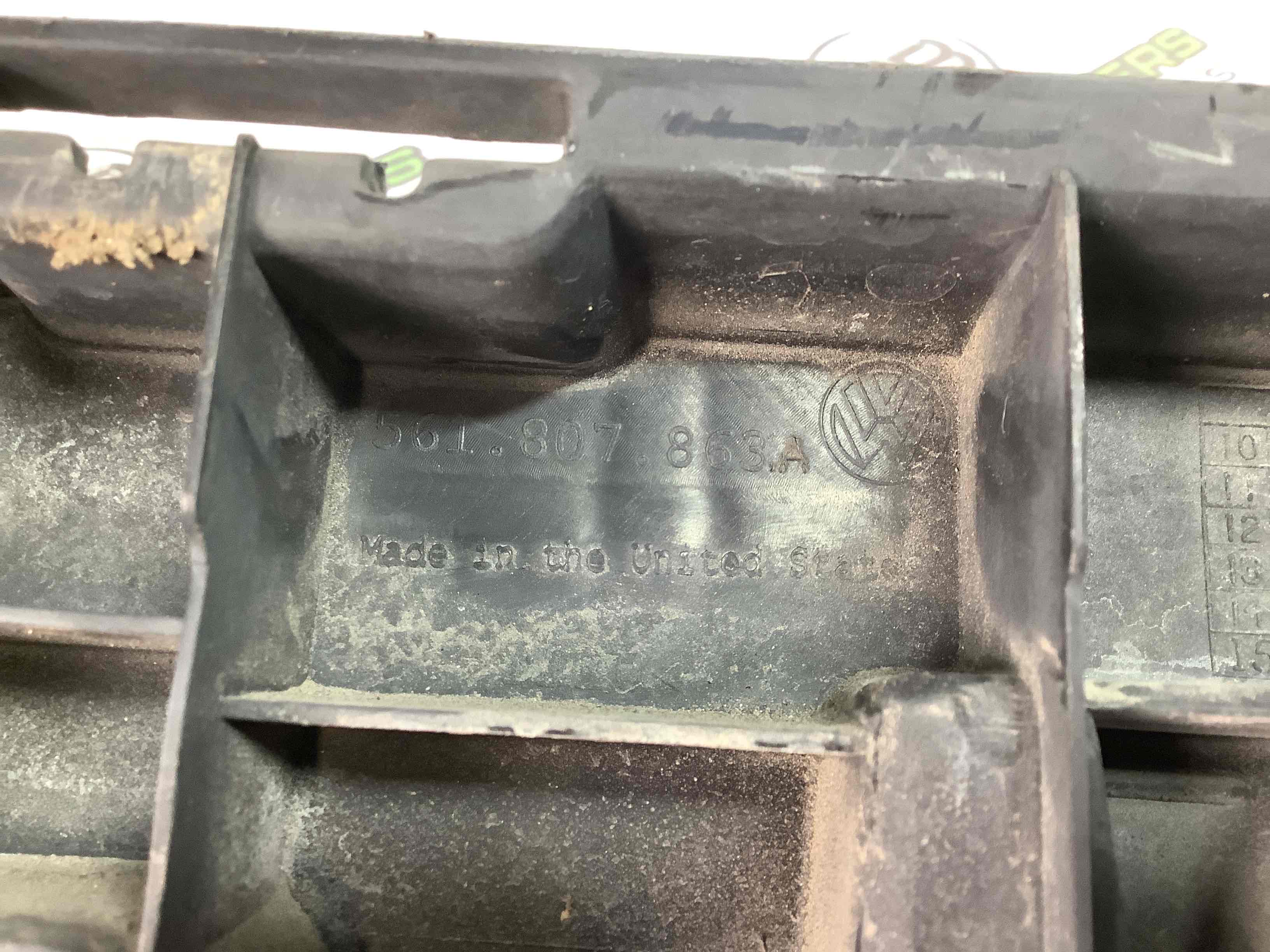 Кріплення заднього бампера центральне