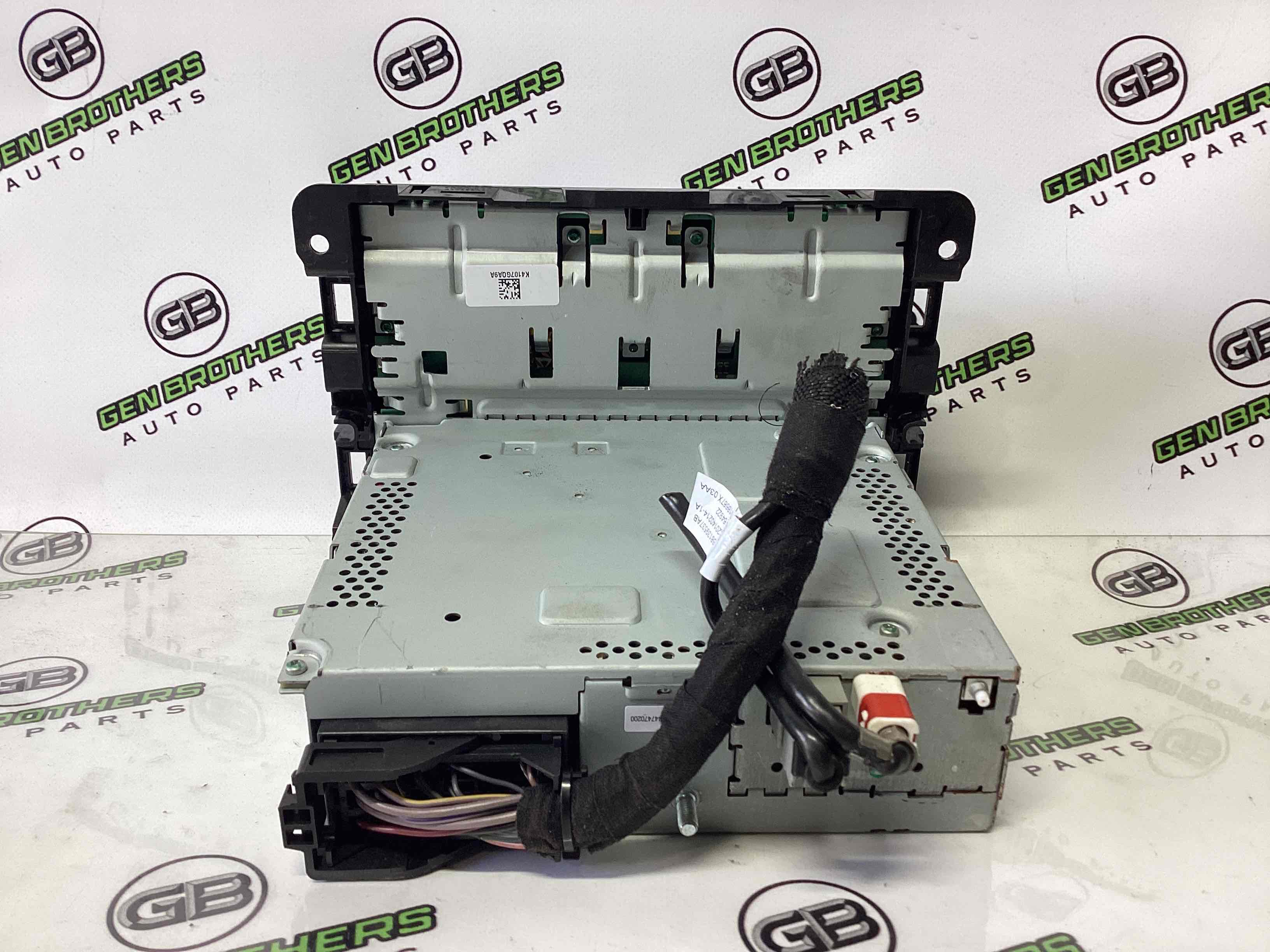 Блок радіо, зв'язку, магнітола, орган упр.