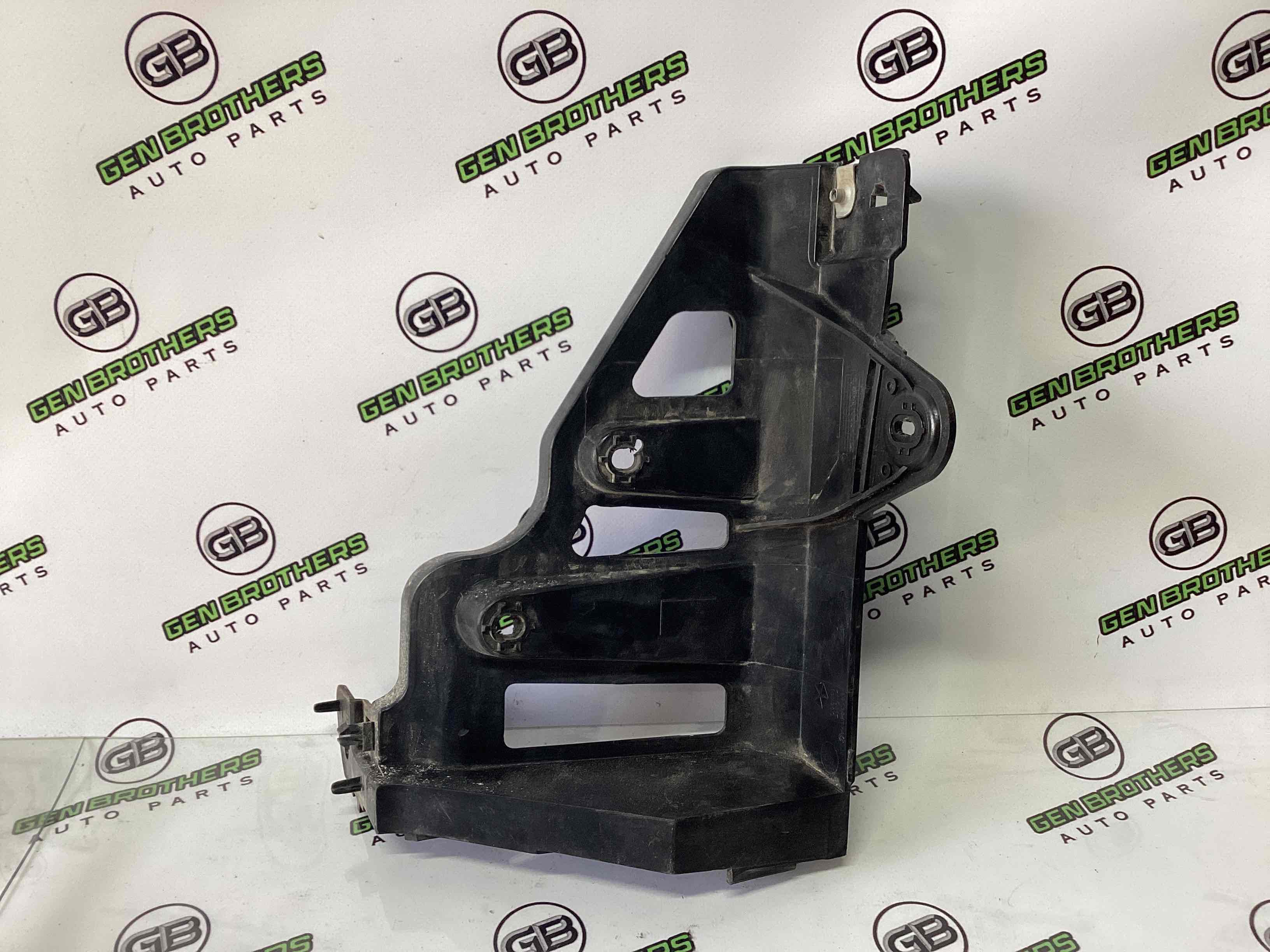 Кріплення заднього бампера ліве