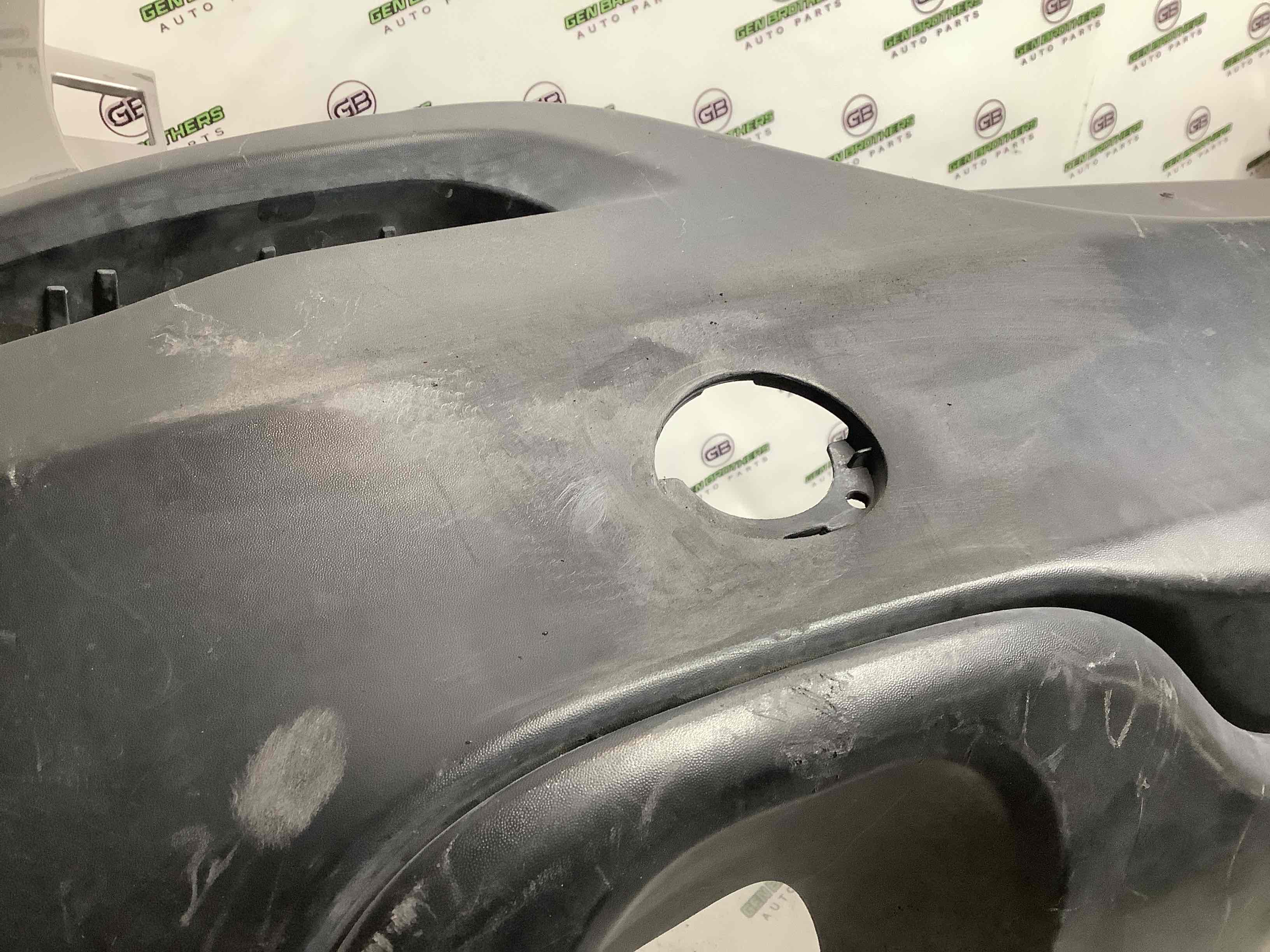 Бампер задній