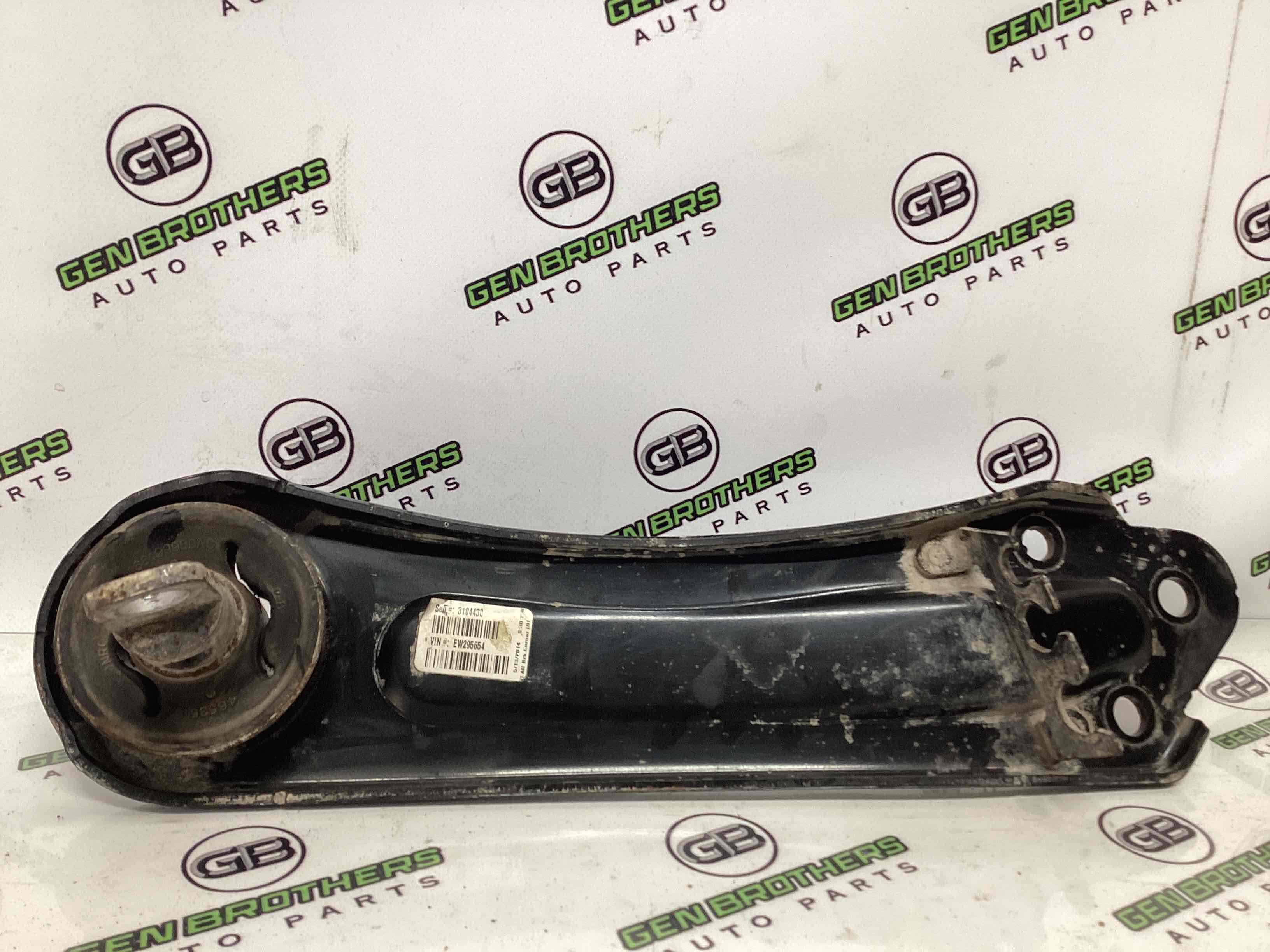 Важіль задній правий