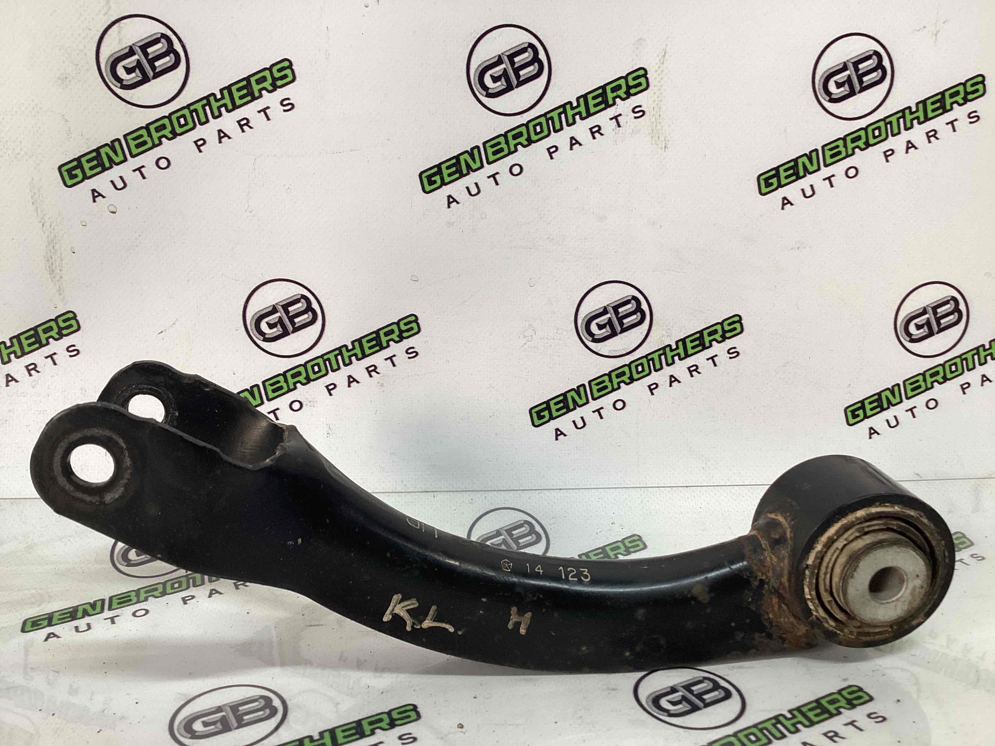 Важіль задній правий