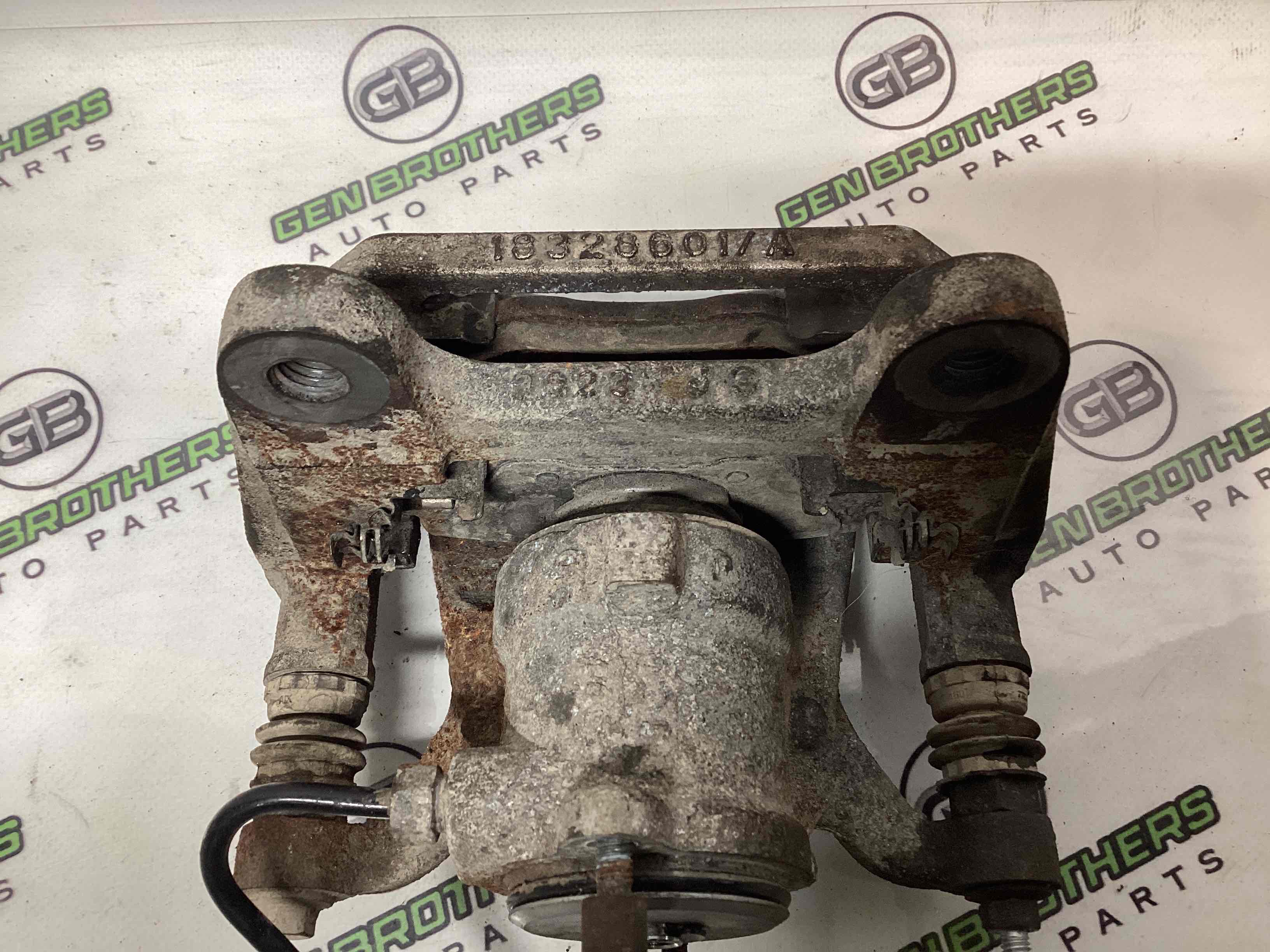 Супорт задній правий