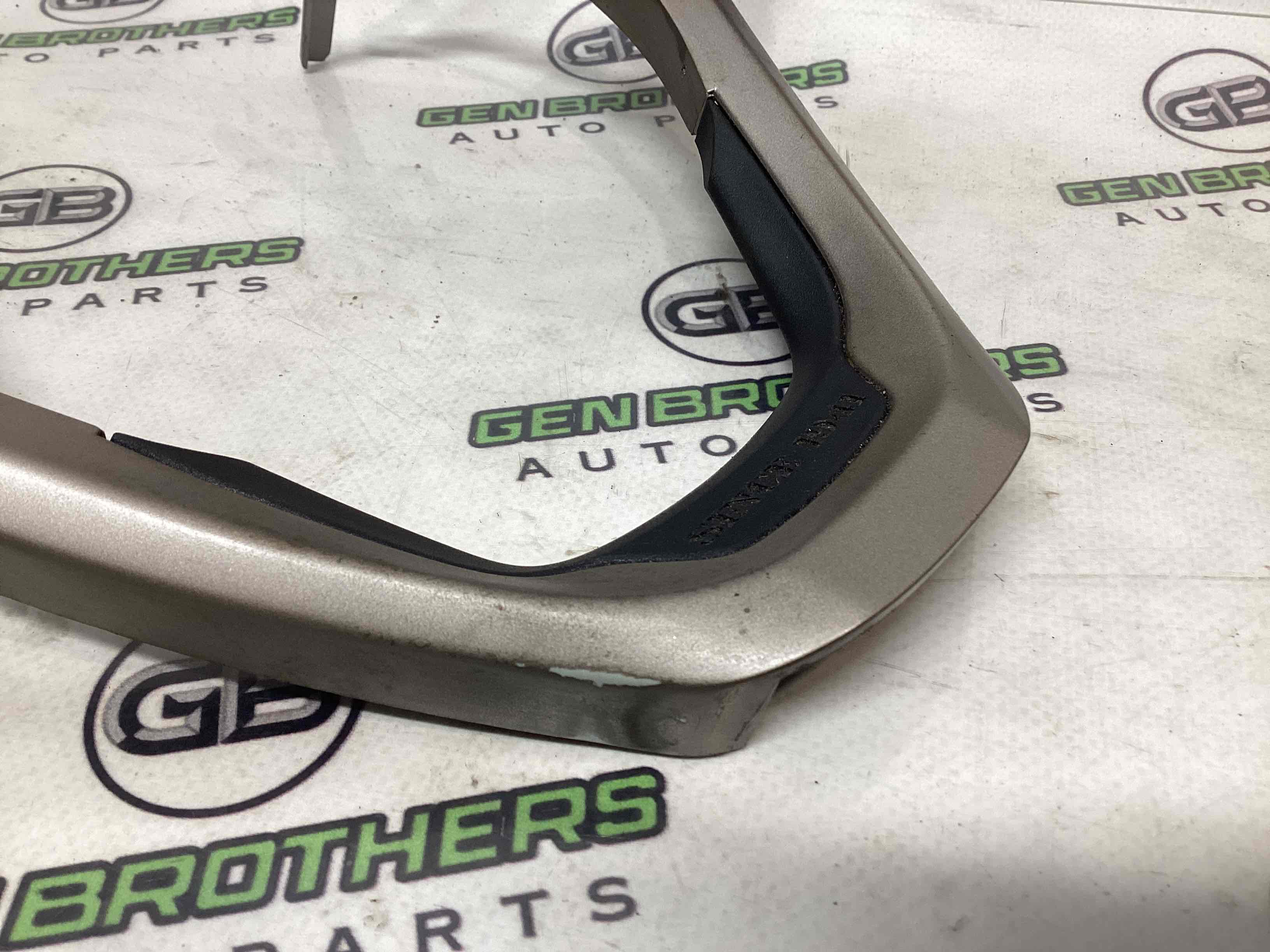 Оздоблення керма та кермової колонки