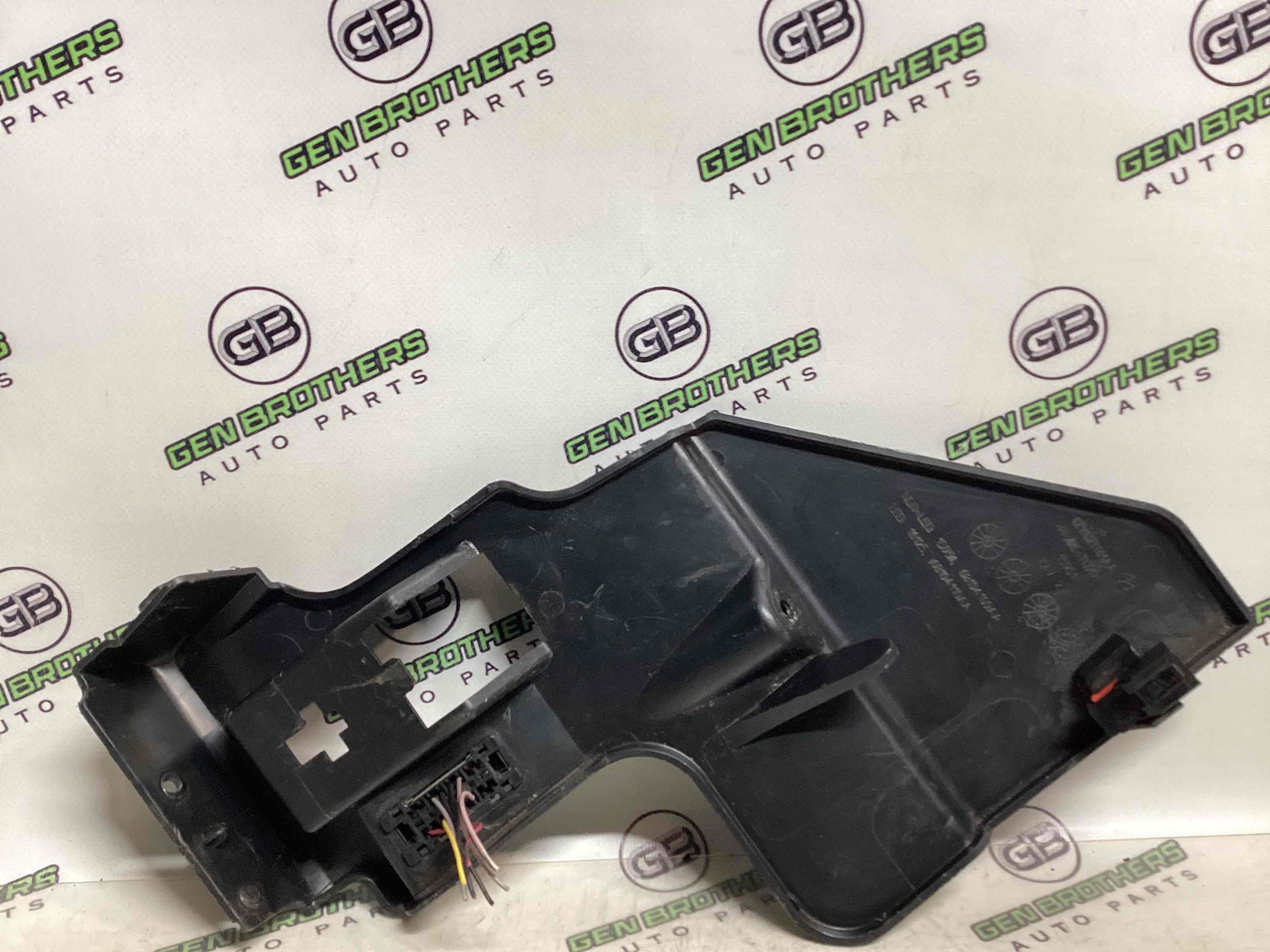 Обшивка панелі приладів торпедо