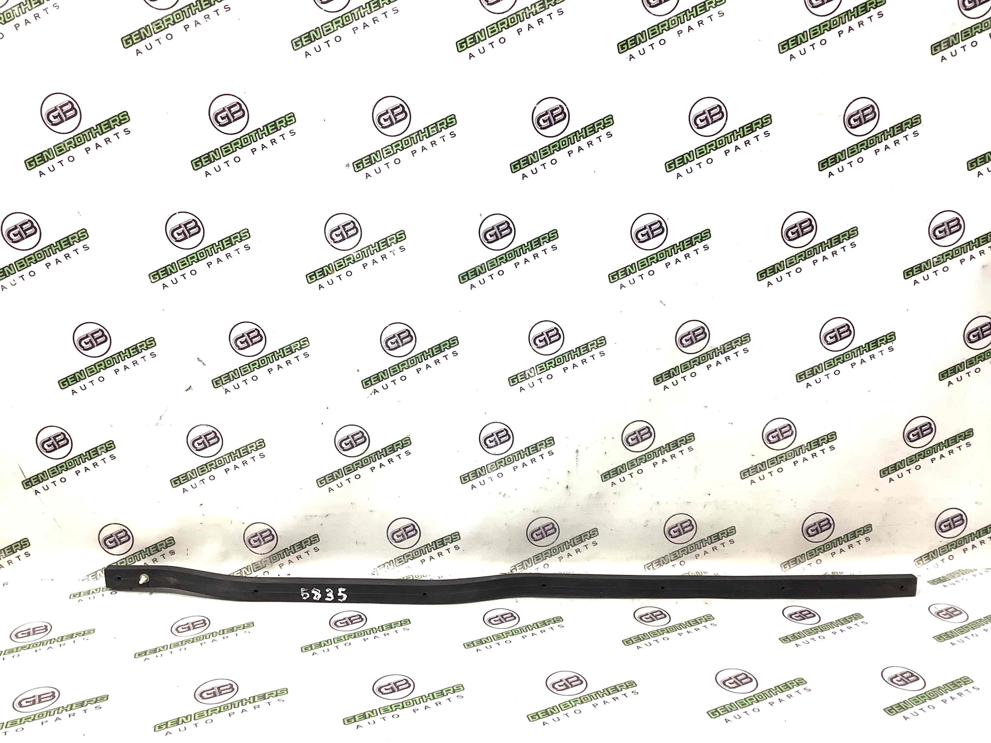 Ущільнювач капота, ізолятор, шуба