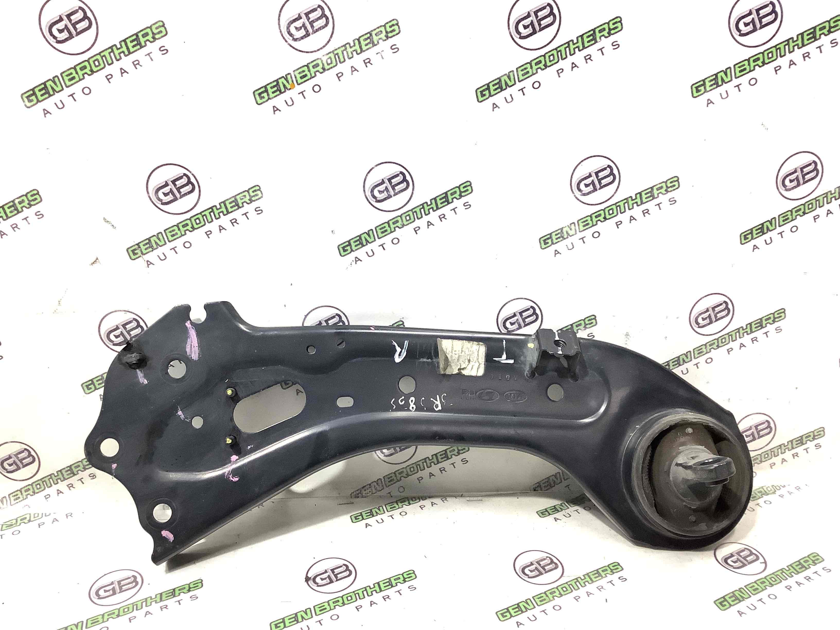 Важіль задній правий