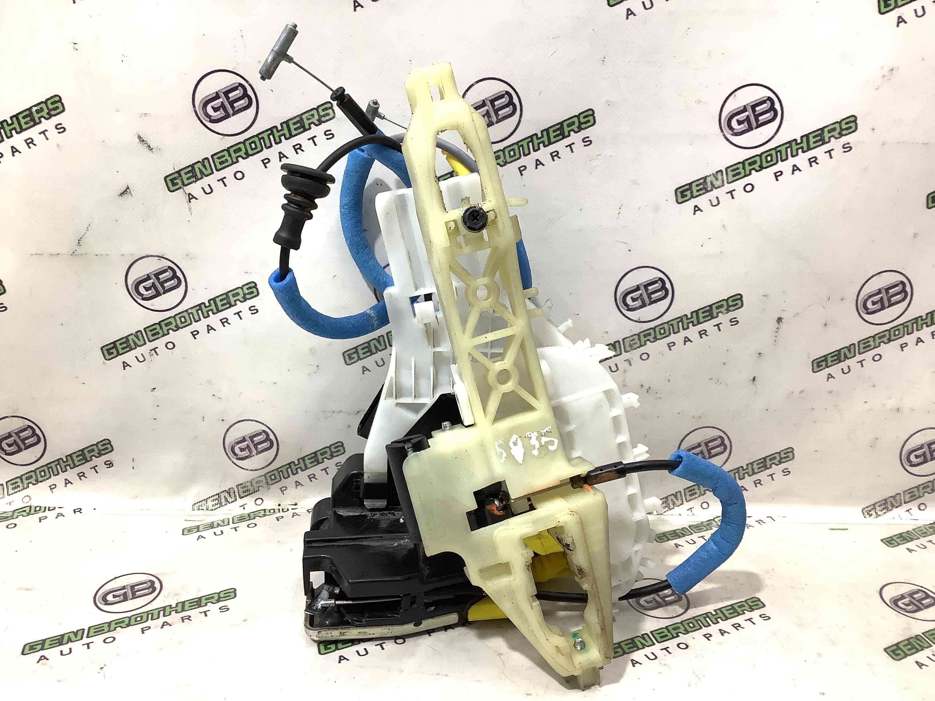 Замок дверей передньої лівої