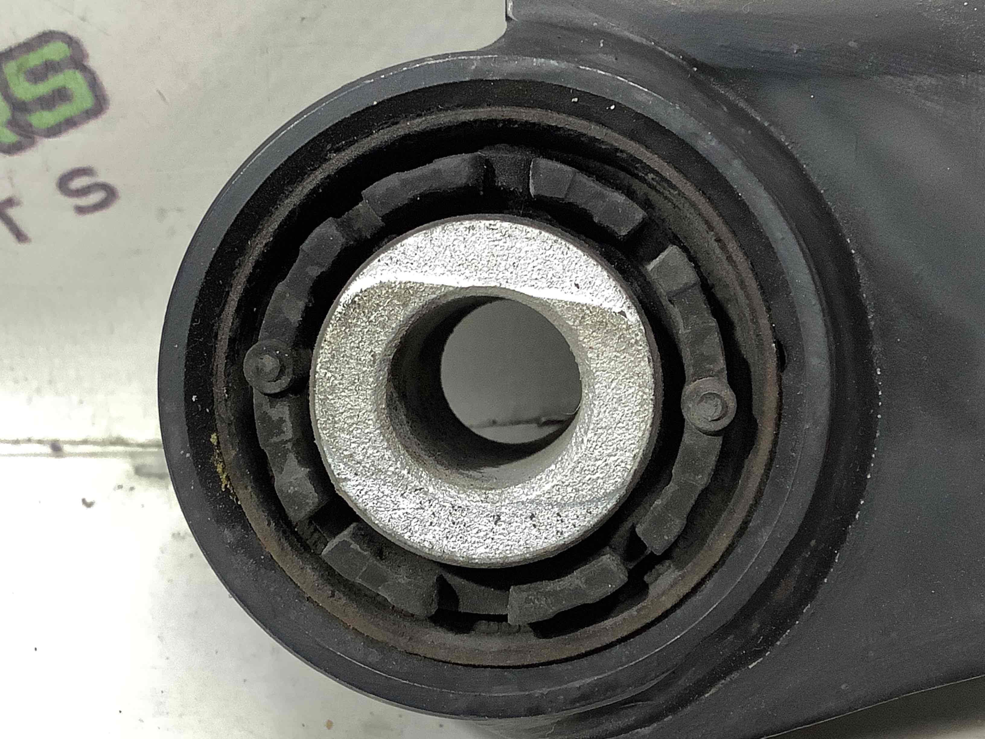 Важіль задній лівий