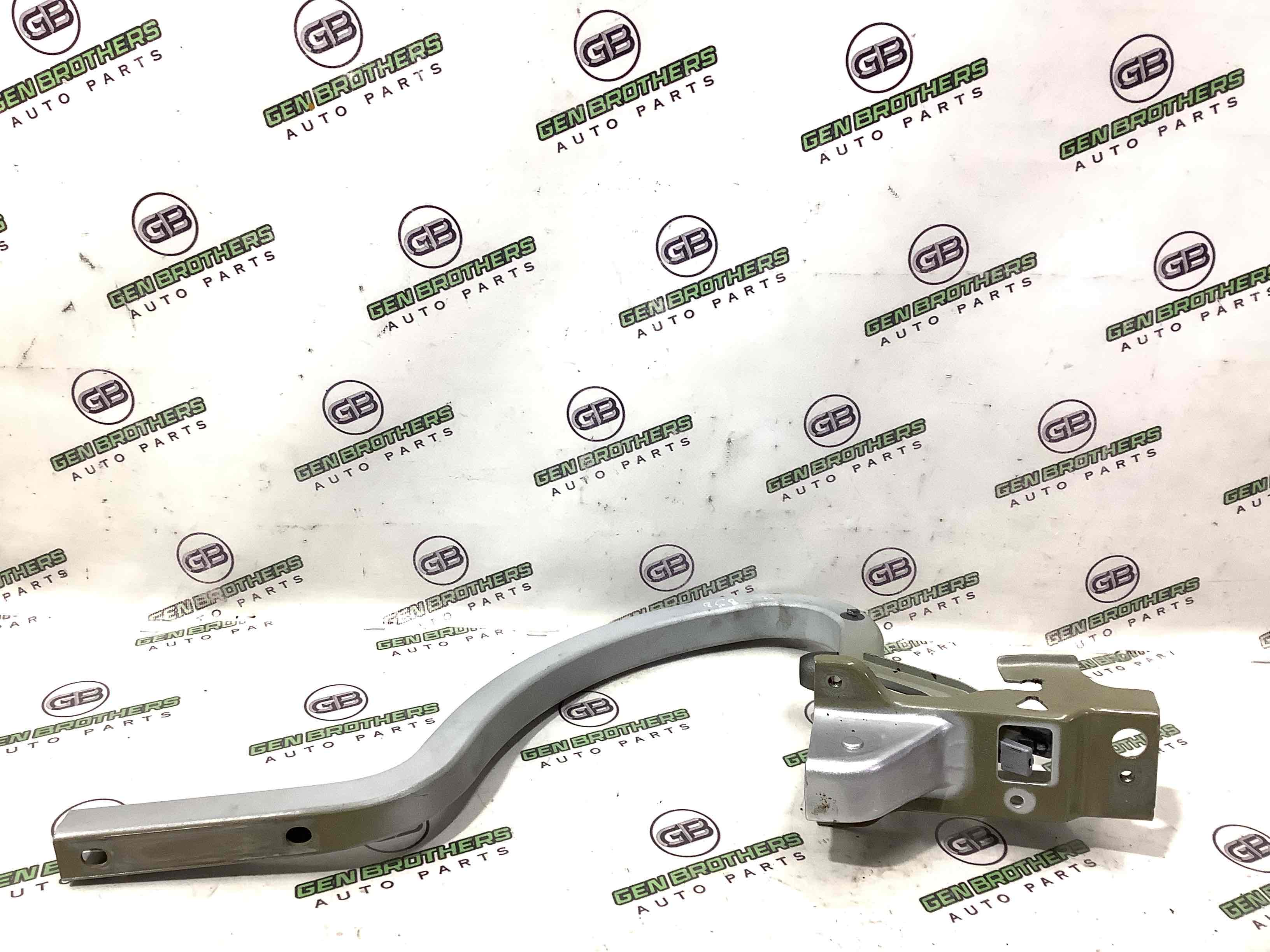 Петля кришки багажника, двері багажника