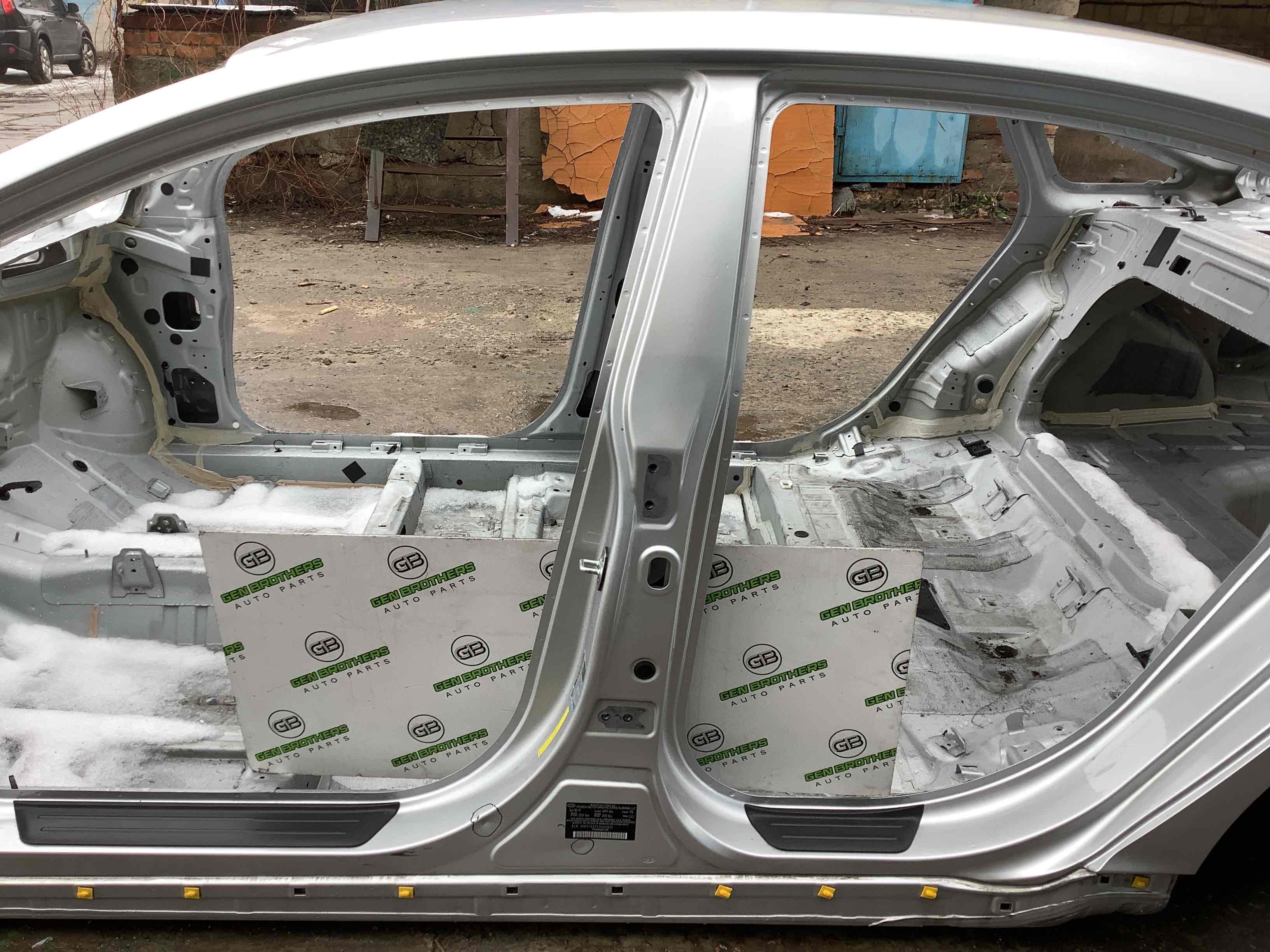 Стійки кузова та пороги