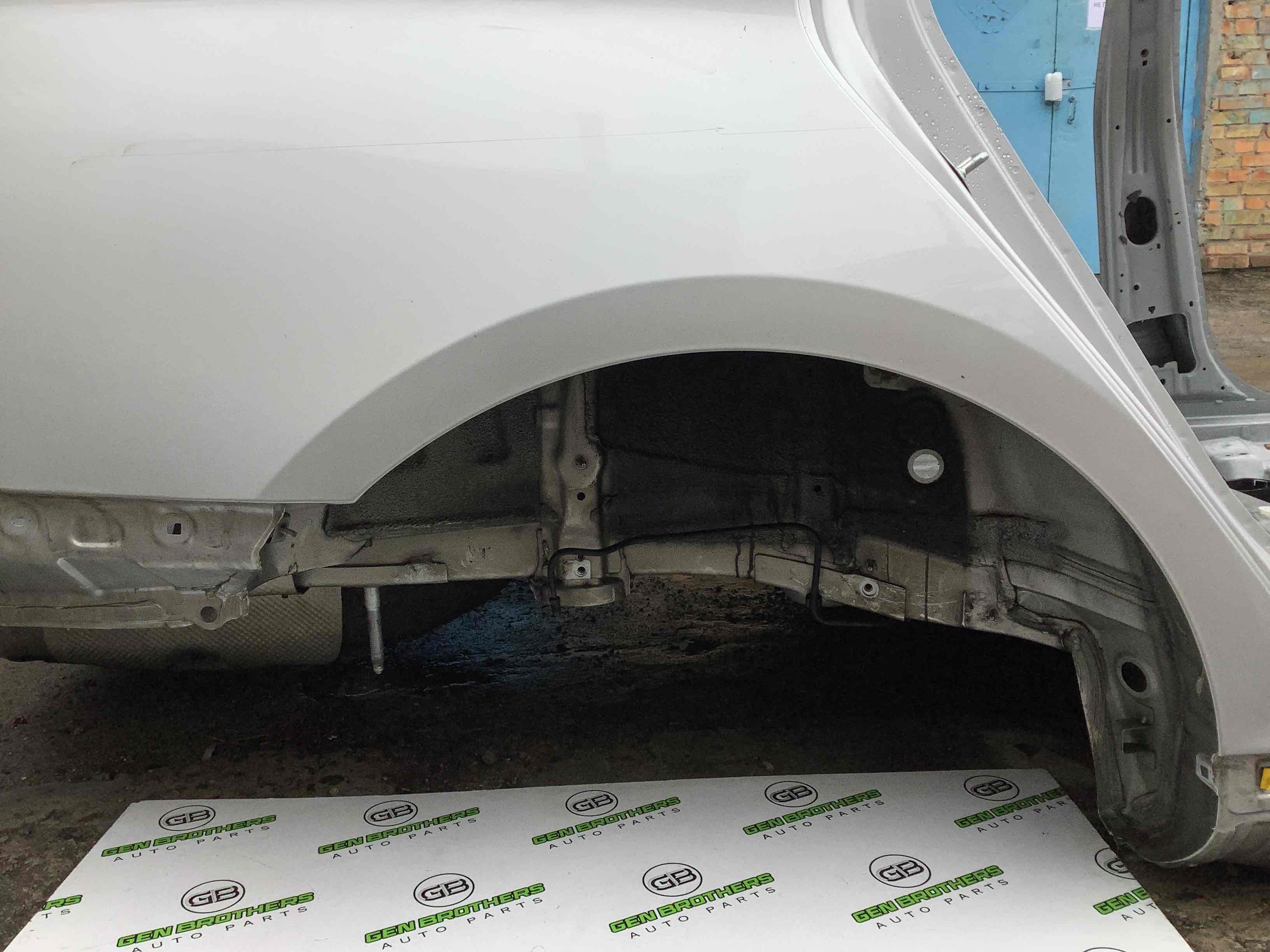 Чверть задня права