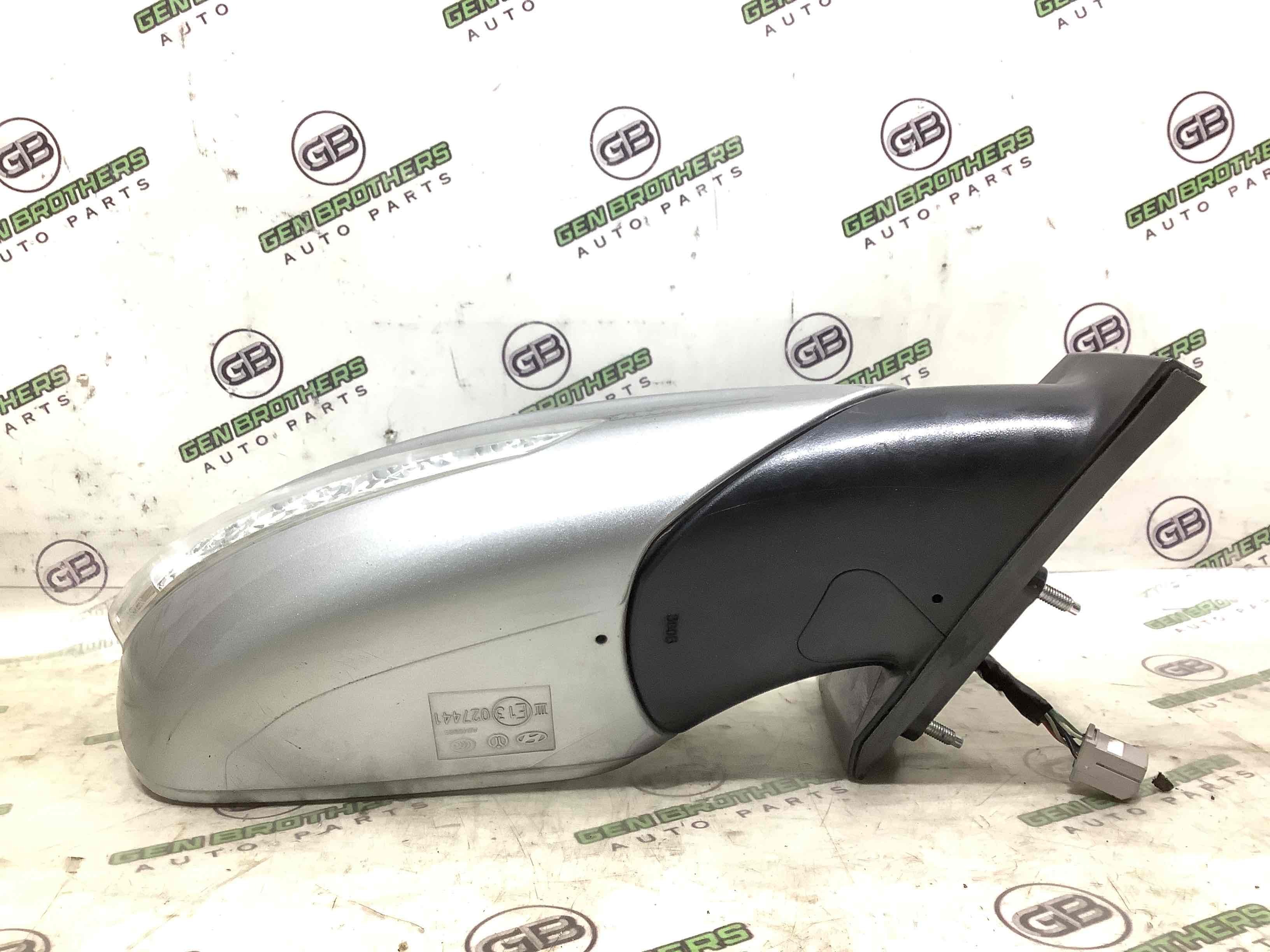 Зеркало внешнее правое