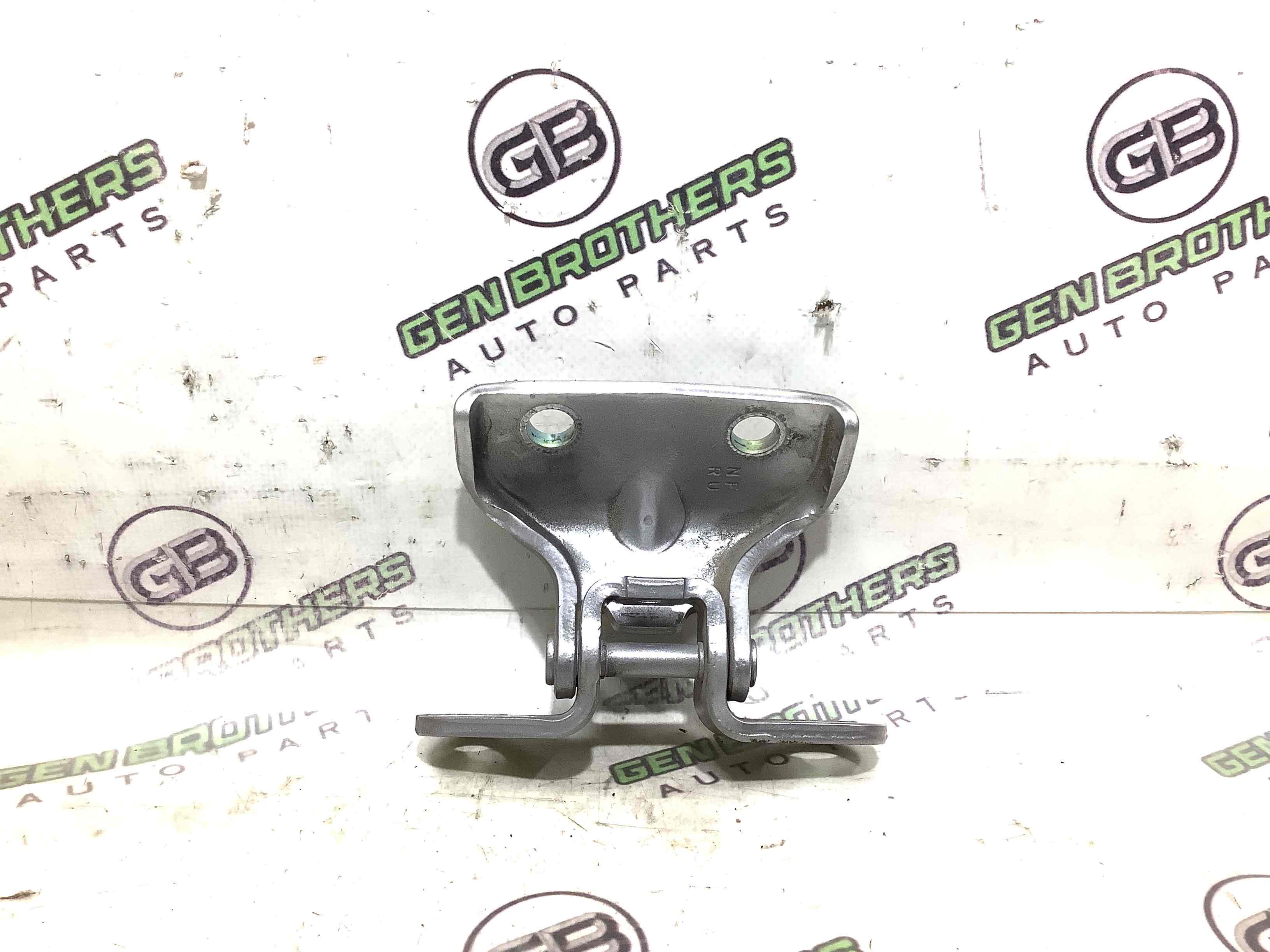 Петля двери, замок двери