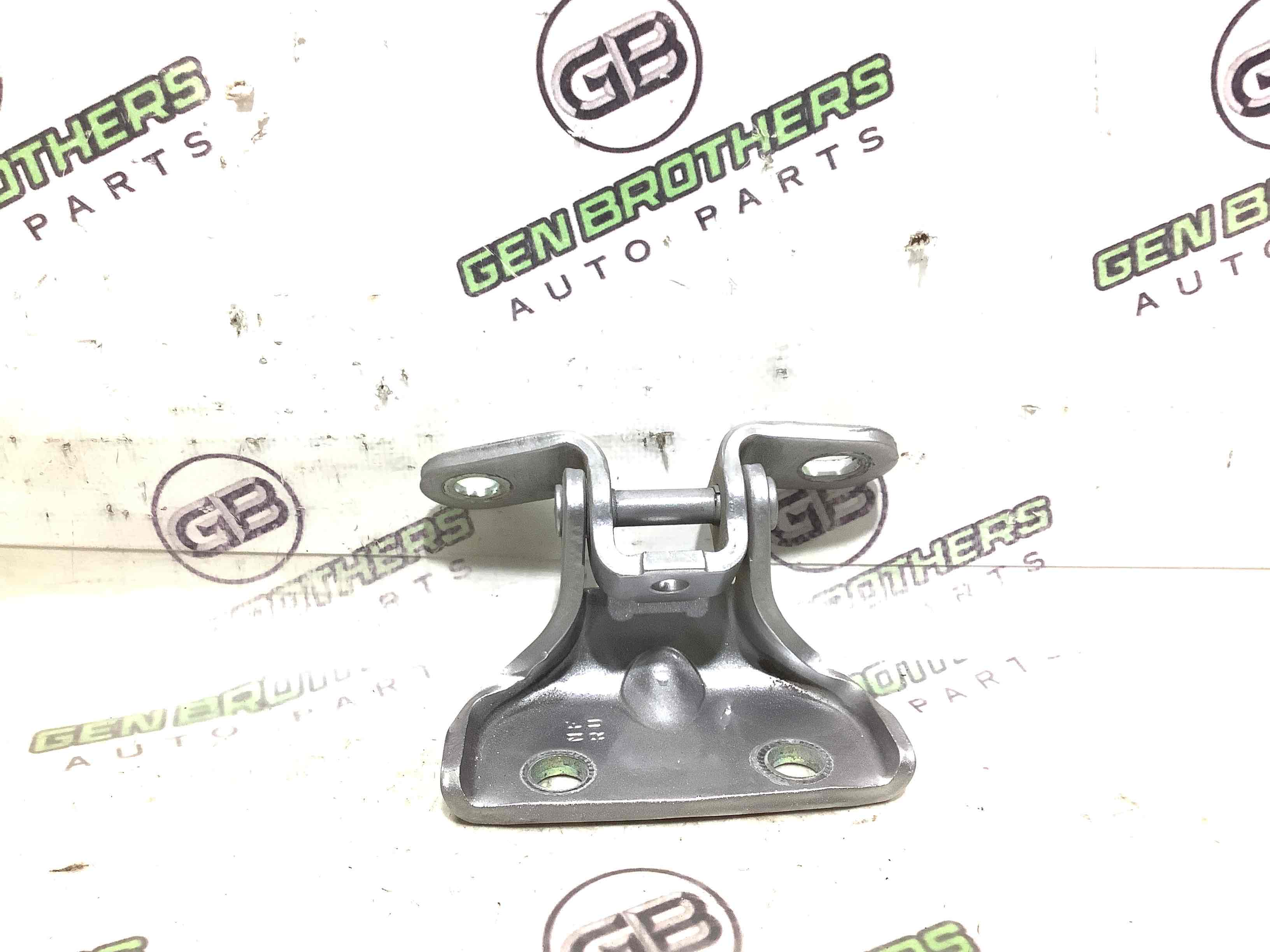 Петля двери, замок двери