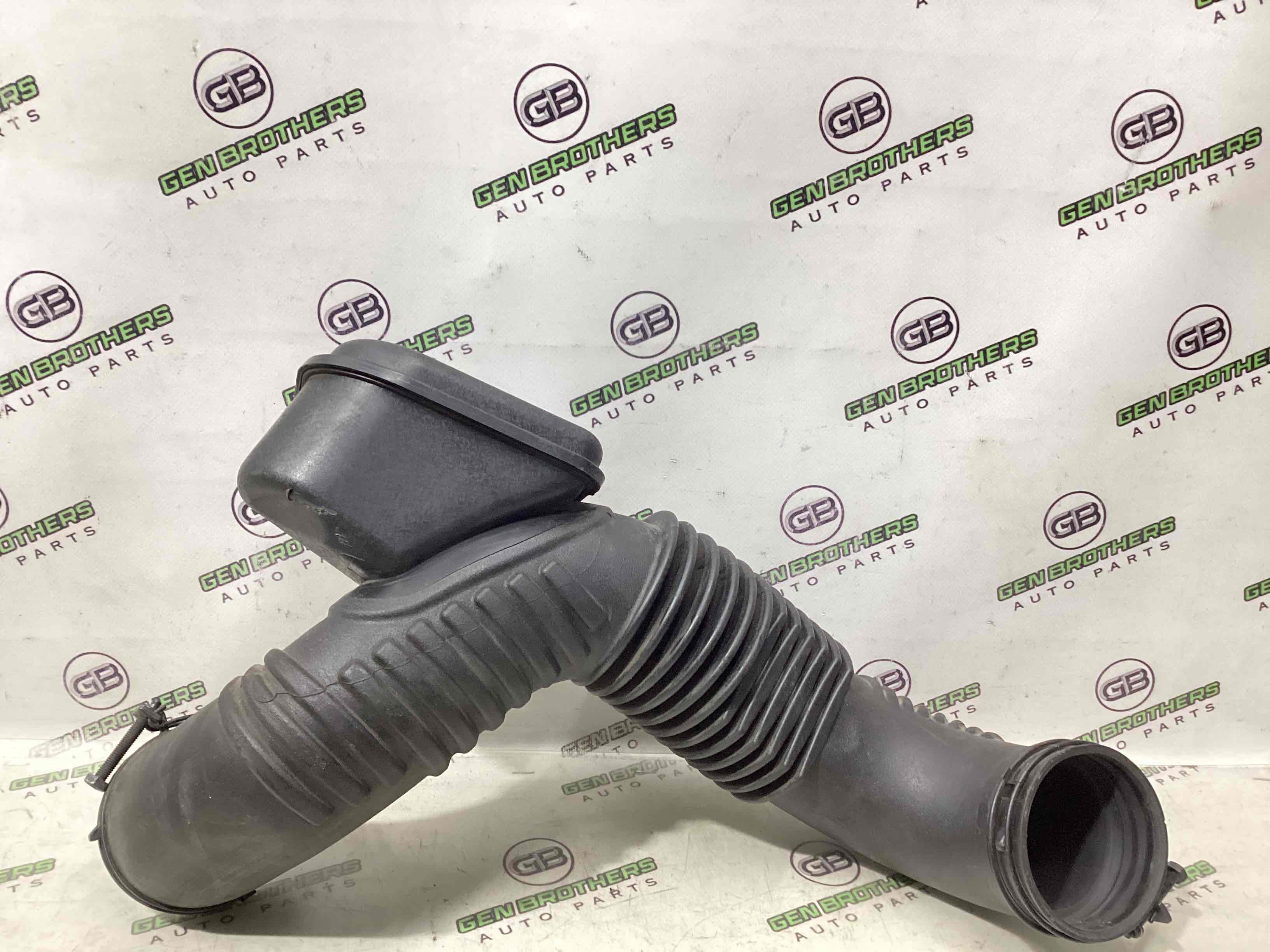 Патрубок воздушного фильтра