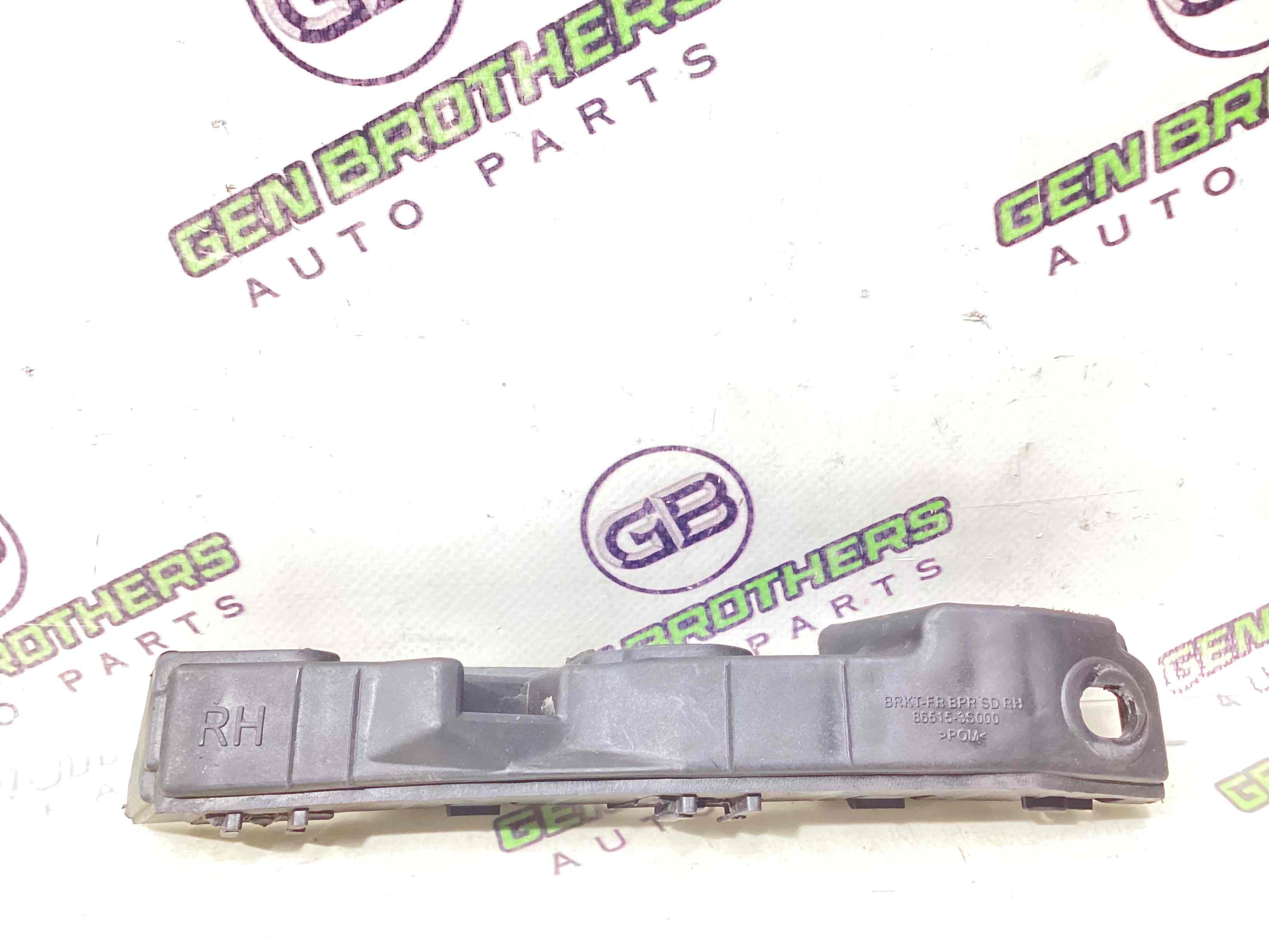 Крепление переднего бампера правое