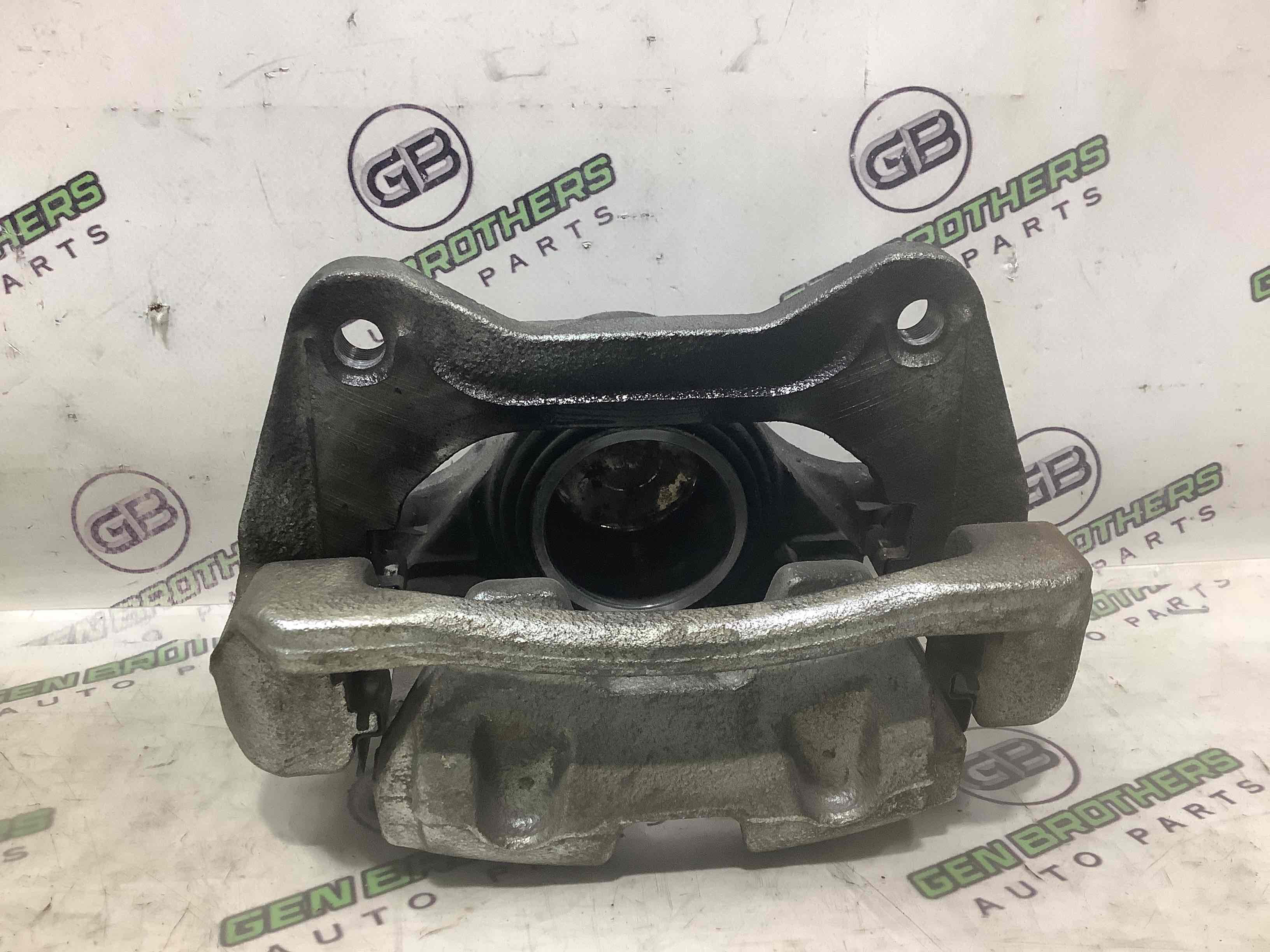 Суппорт передний правый