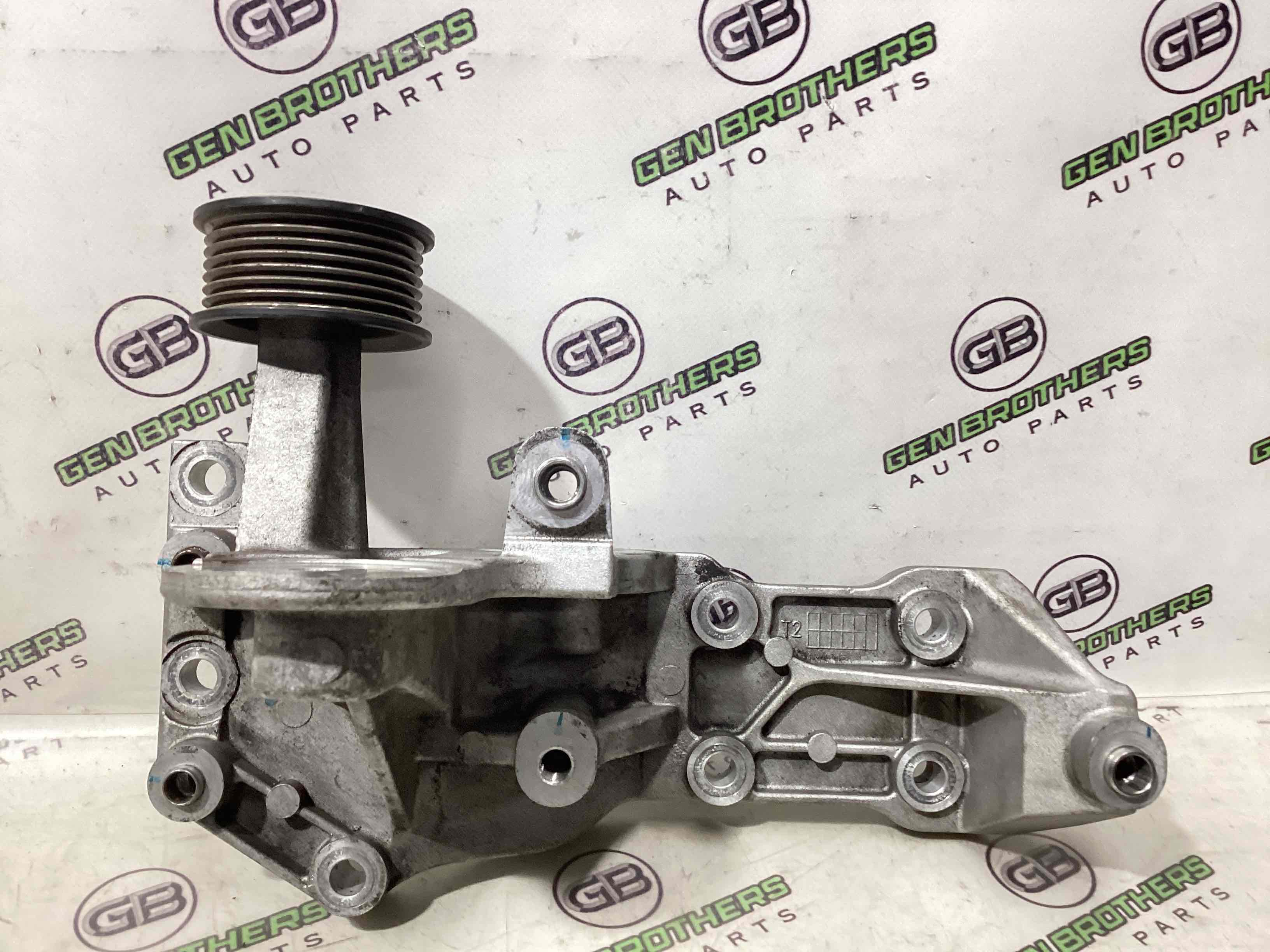 Генератор, кронштейн генератора