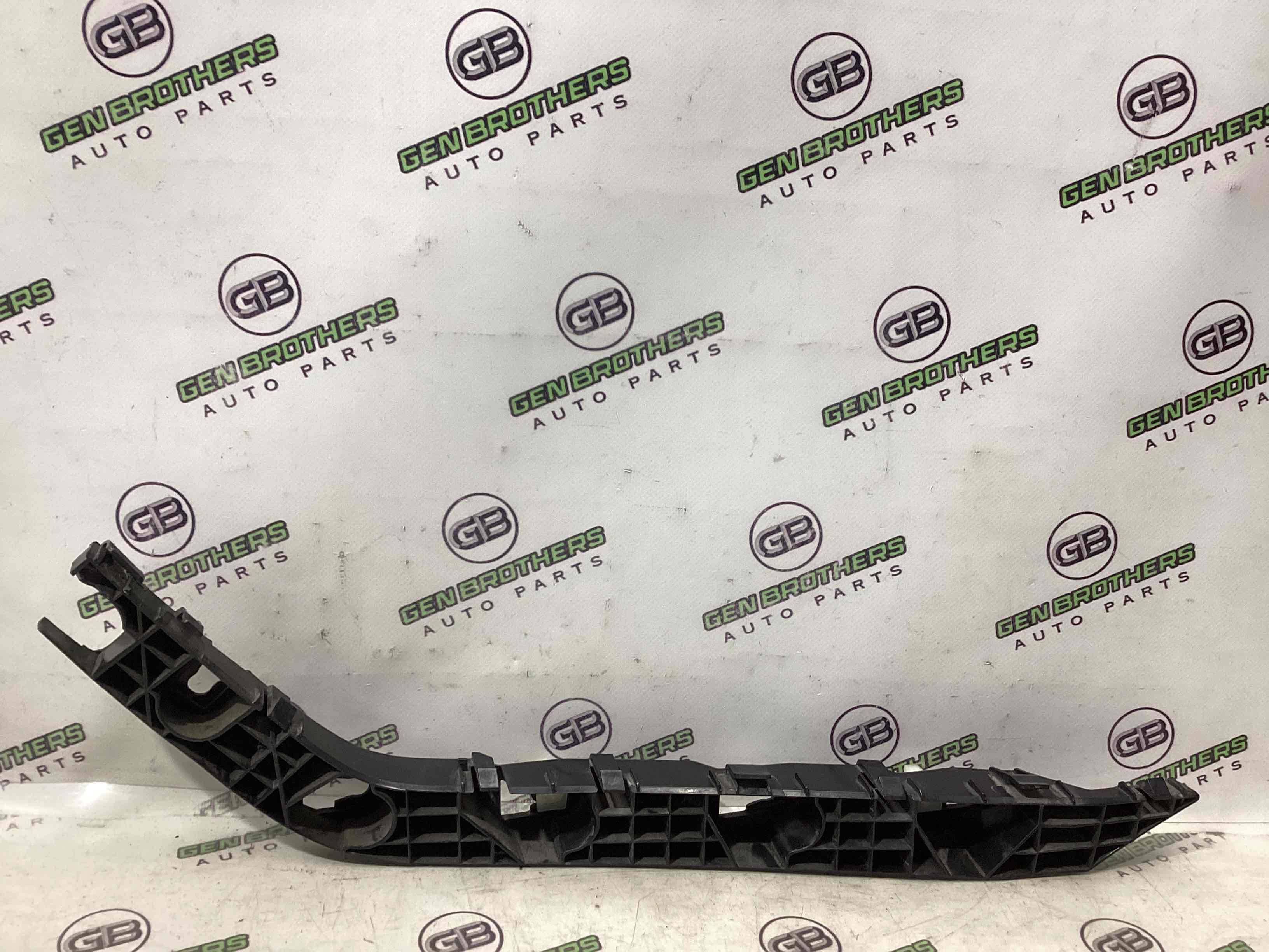 Крепление заднего бампера правое