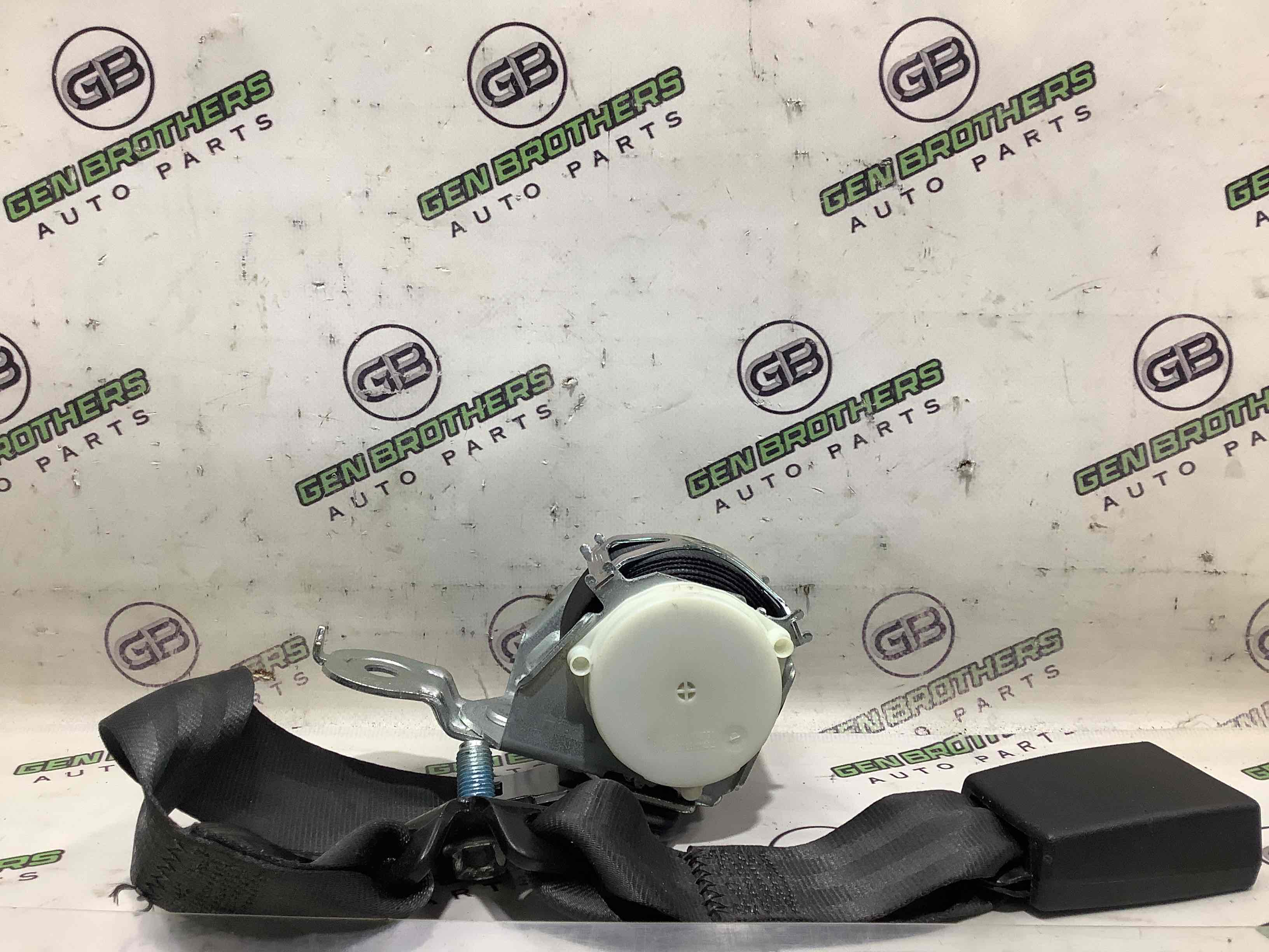 Ремень безопасности