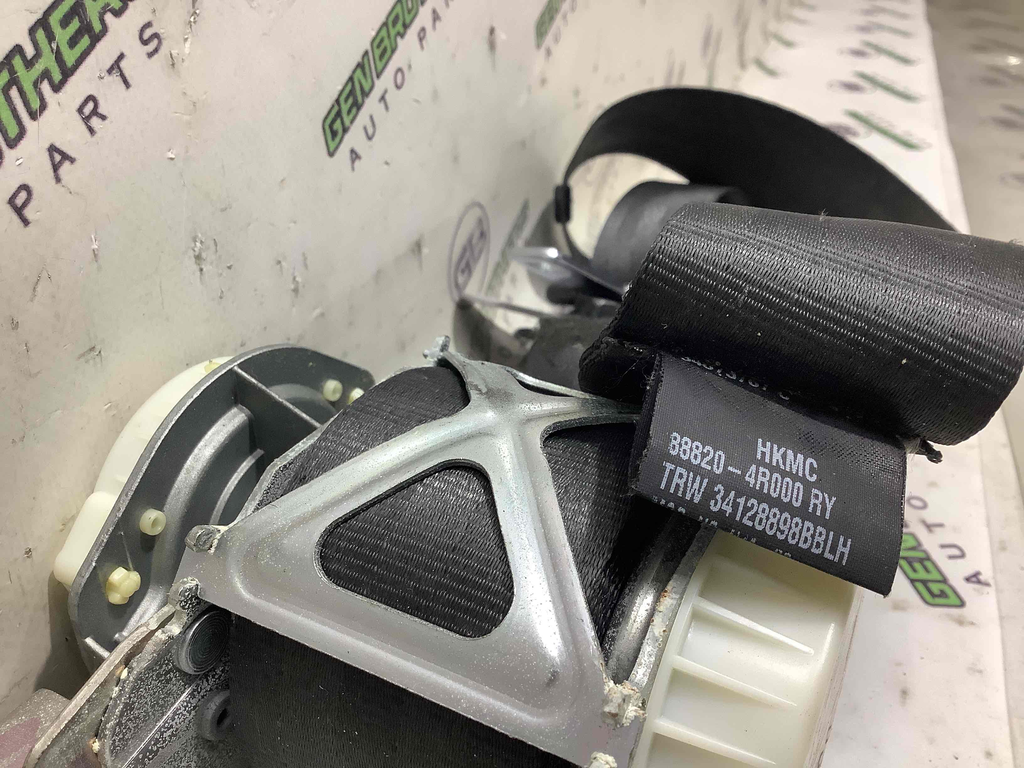 Ремень безопасности