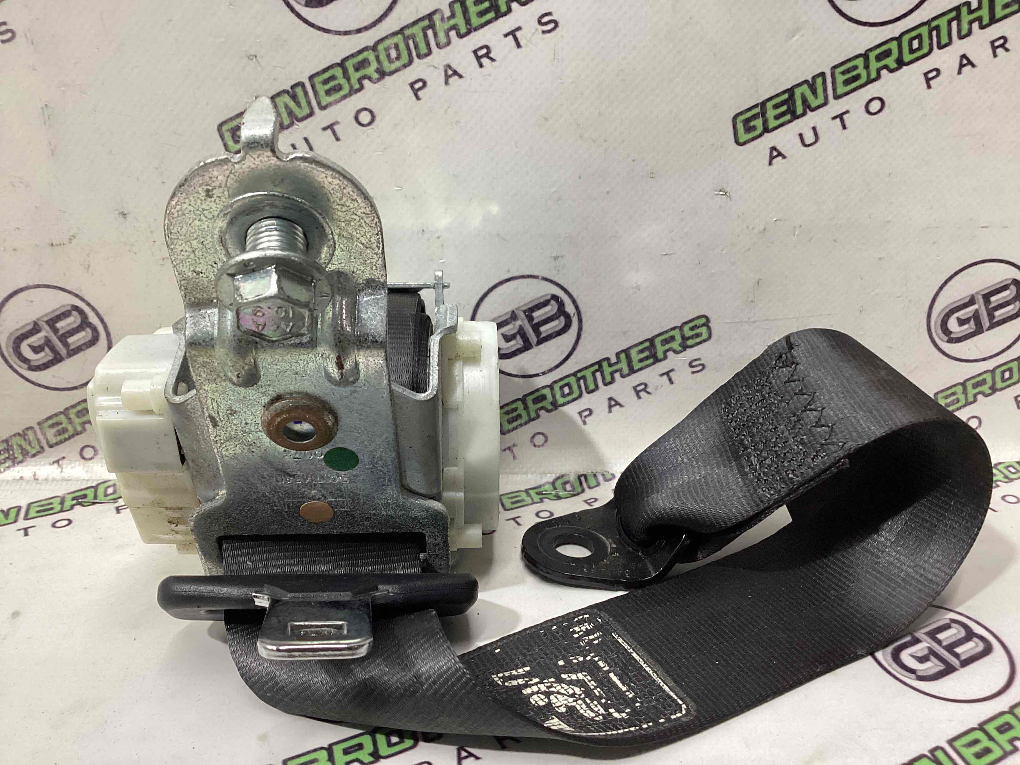 Ремень безопасности