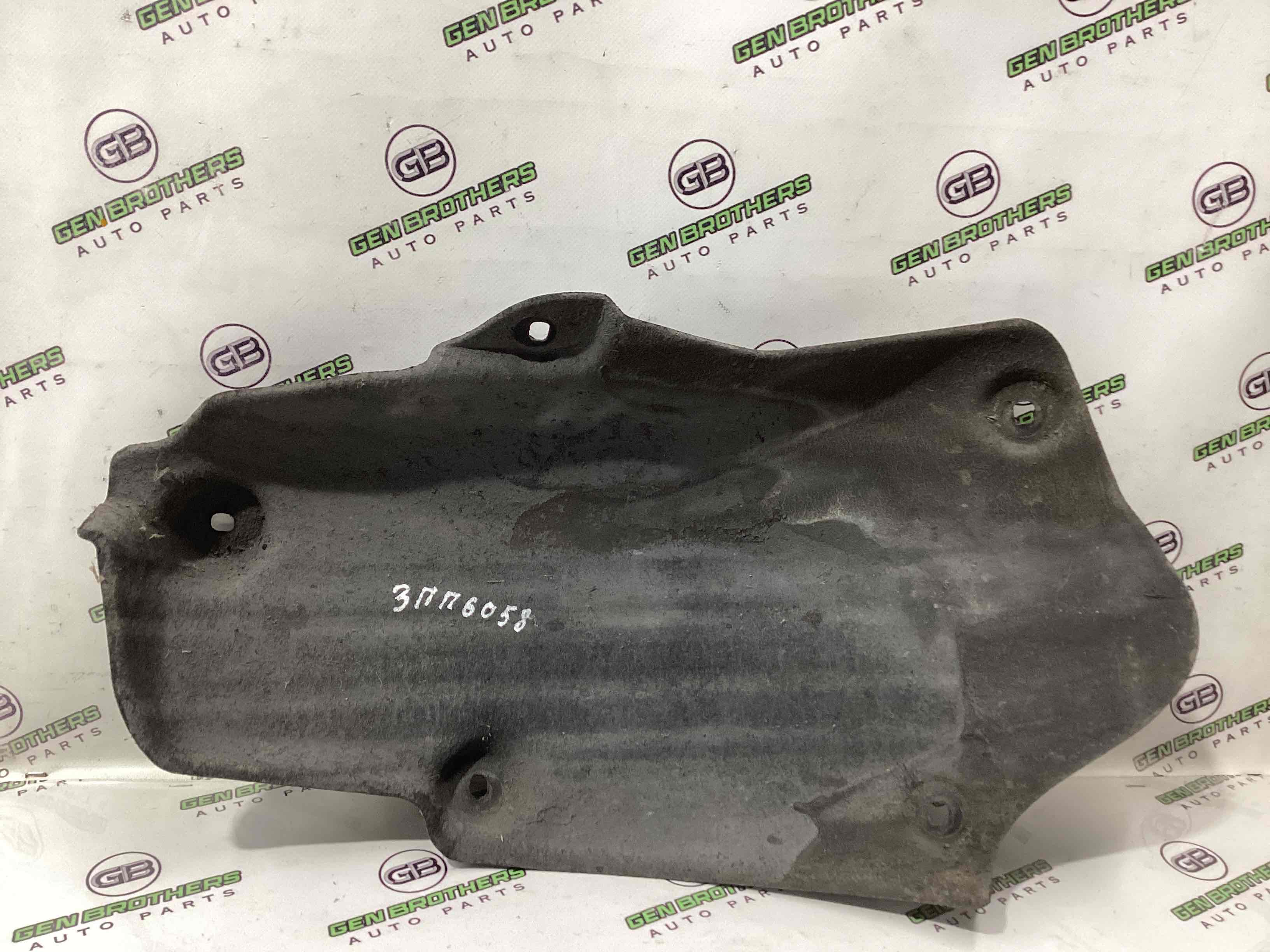 Защита арок задний правый подкрылок