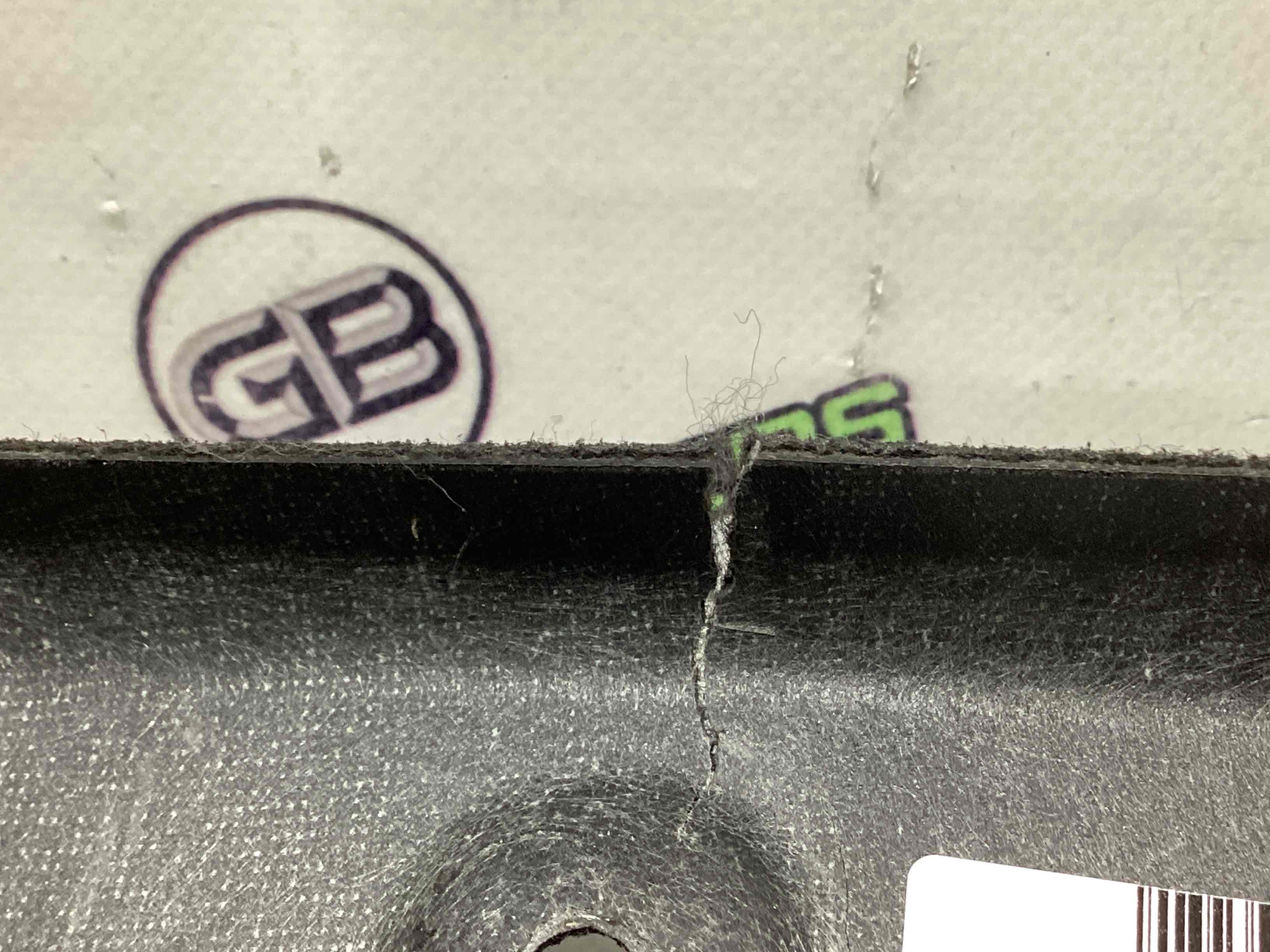 Обшивка крышки багажника