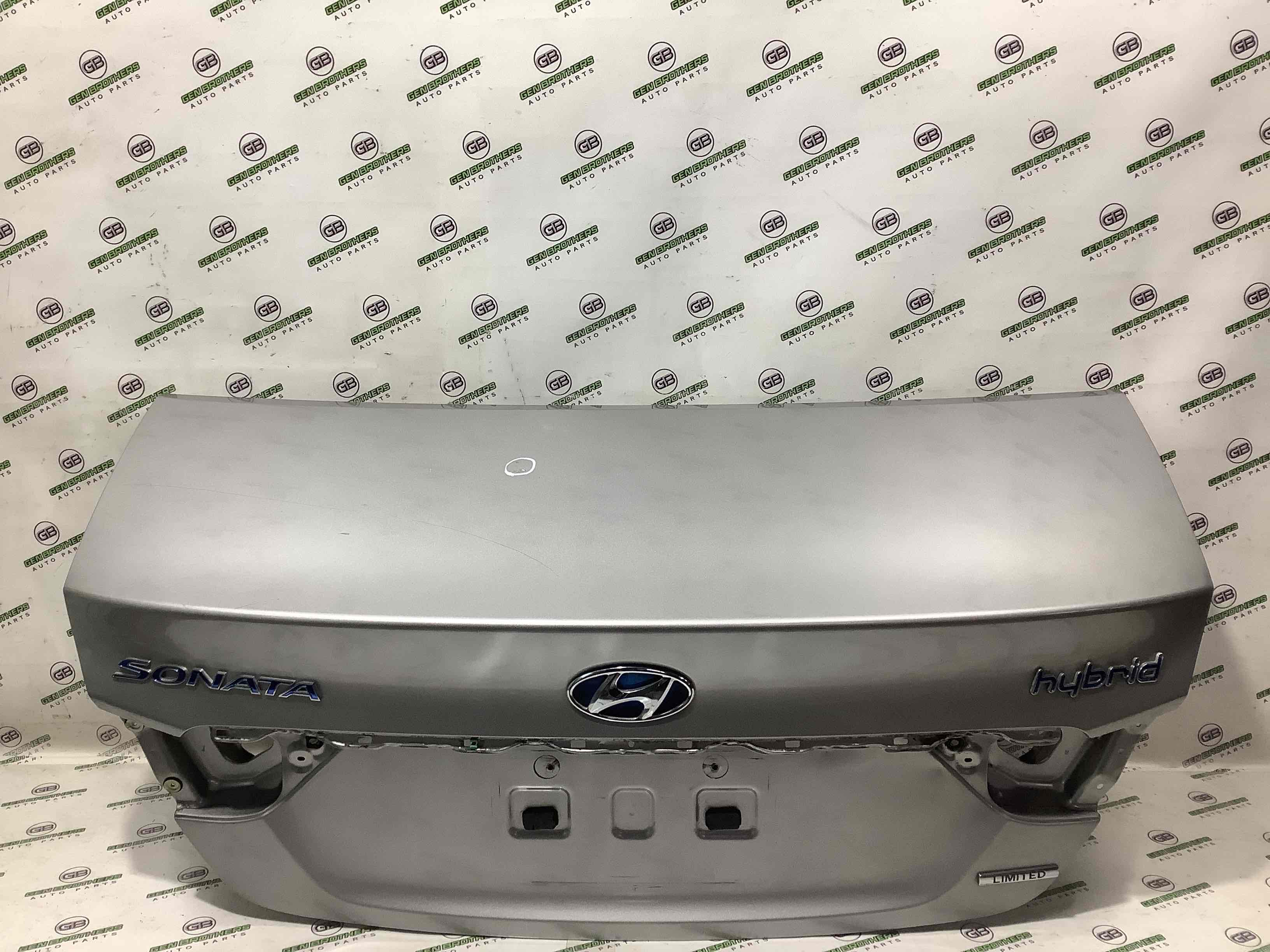 Крышка багажника, дверь багажника