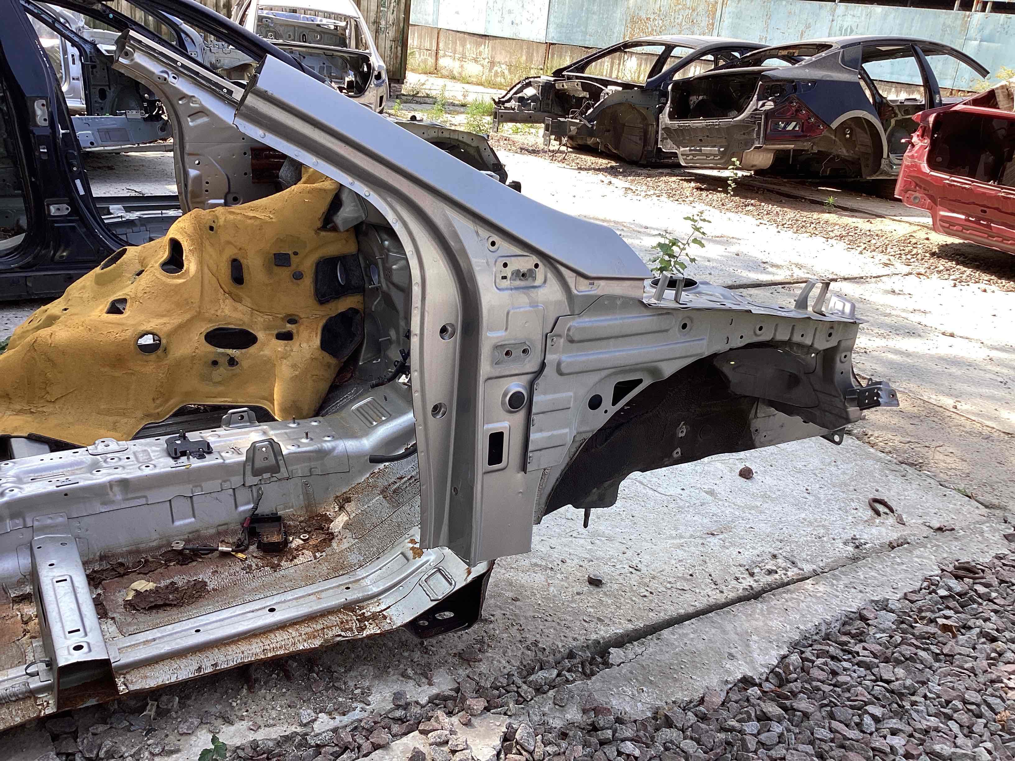 Четверть передняя правая