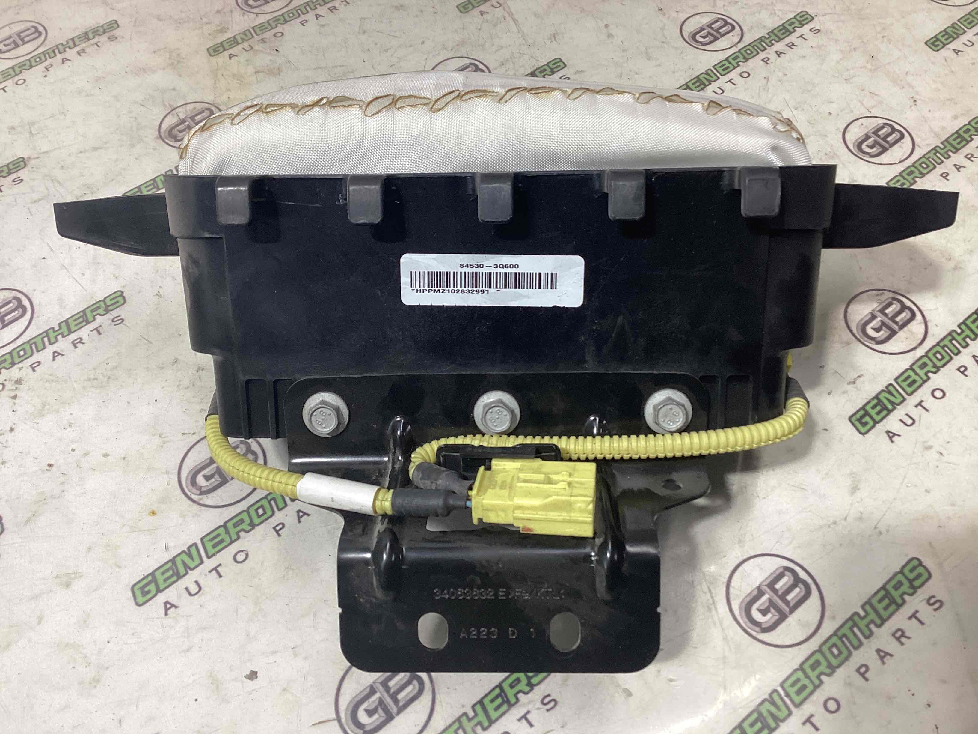 Подушка безопасности пассажира торпедо