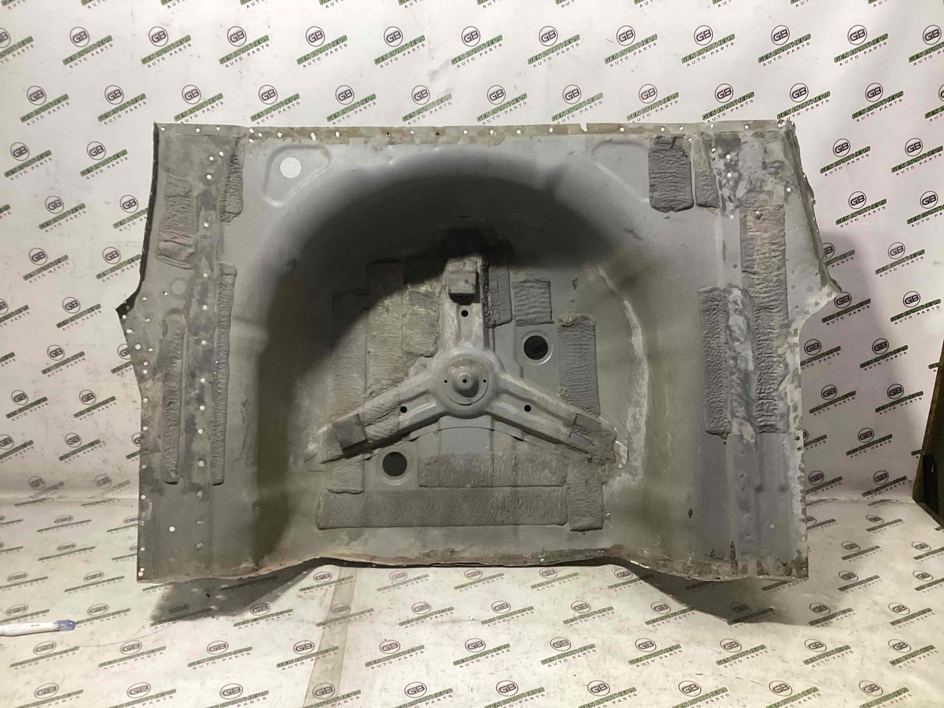 Корыто багажника