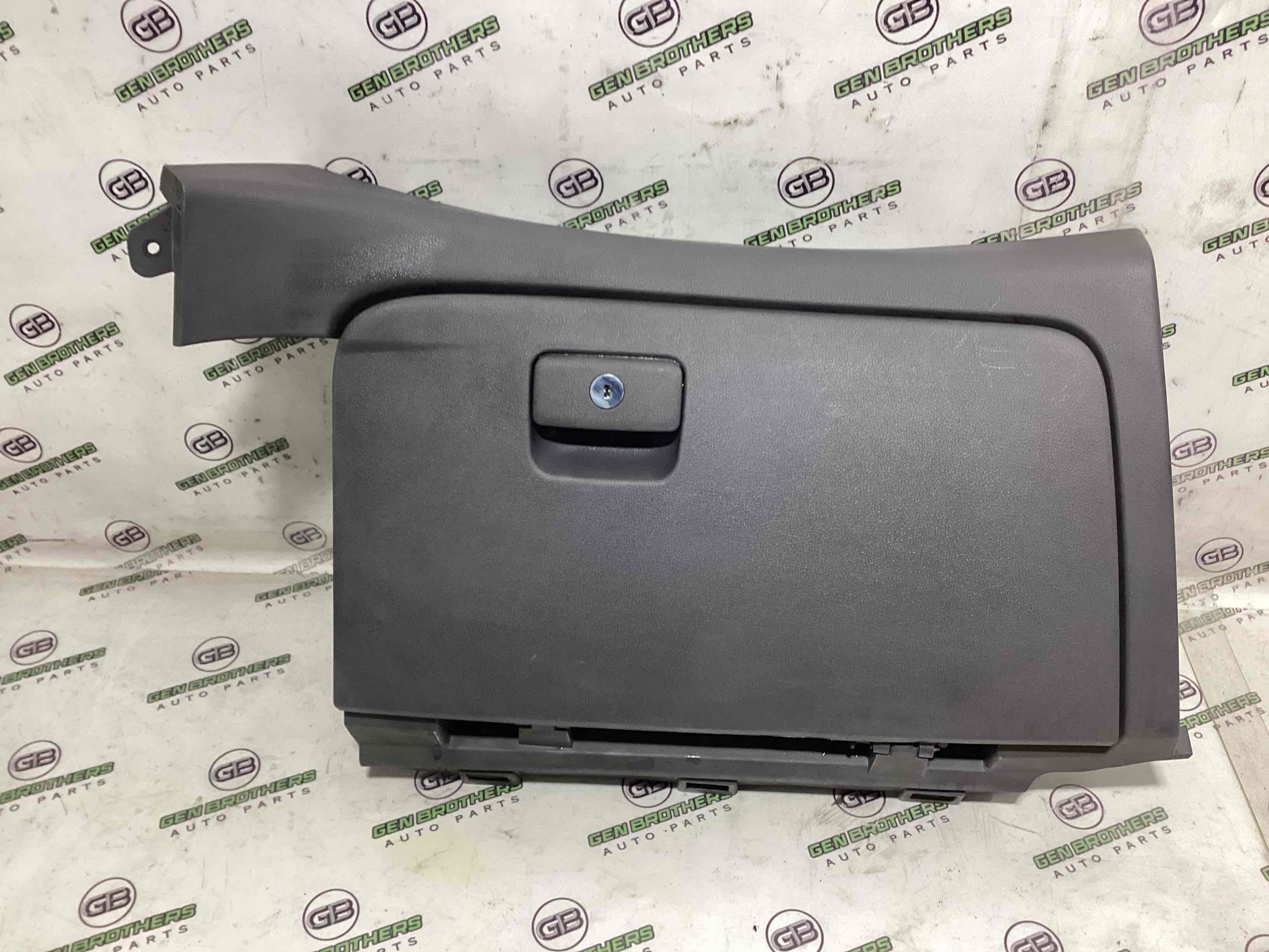 Бардачок замок бардачка, подстаканник, ящик