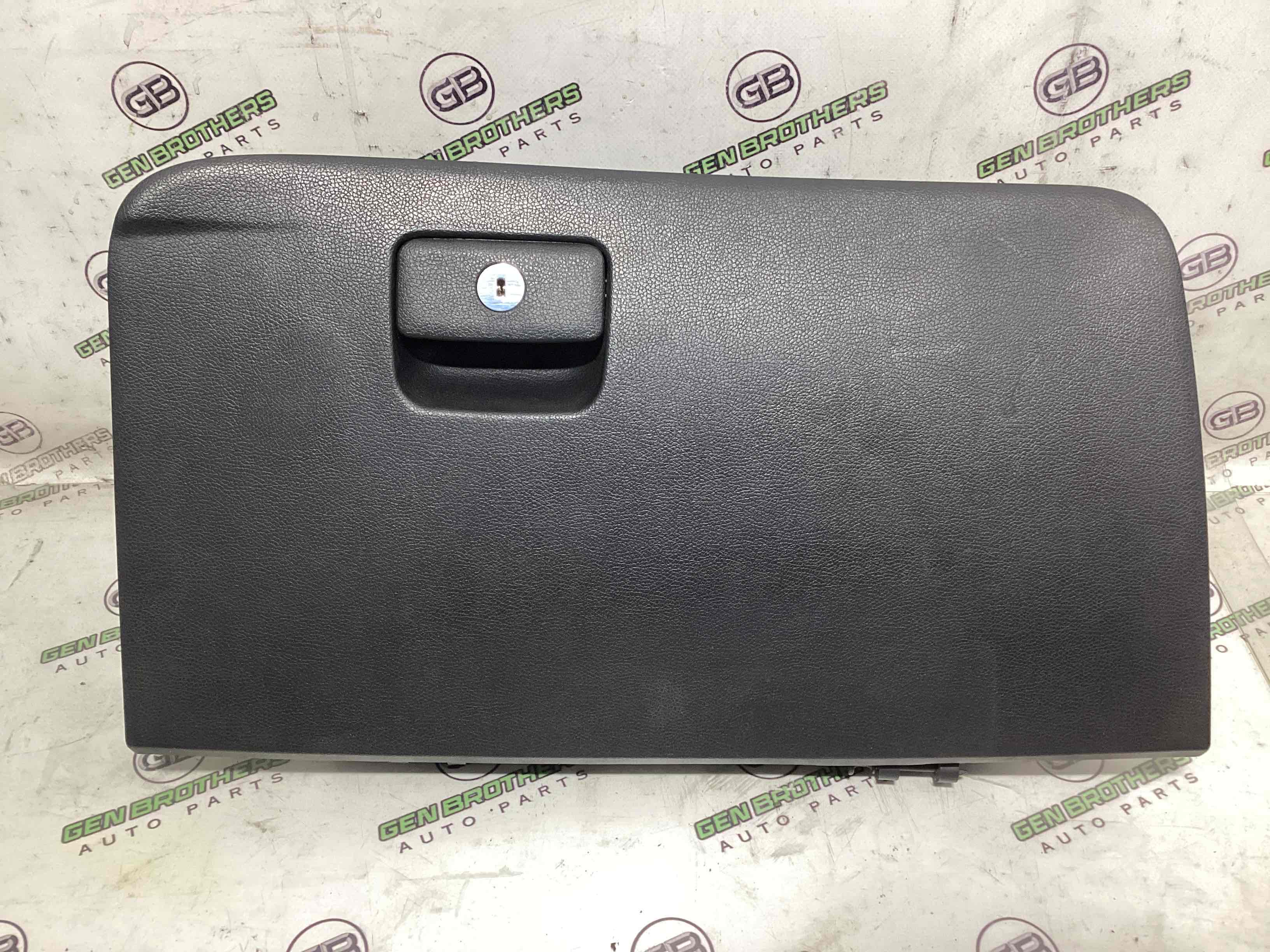 Бардачок замок бардачка, подстаканник, ящик