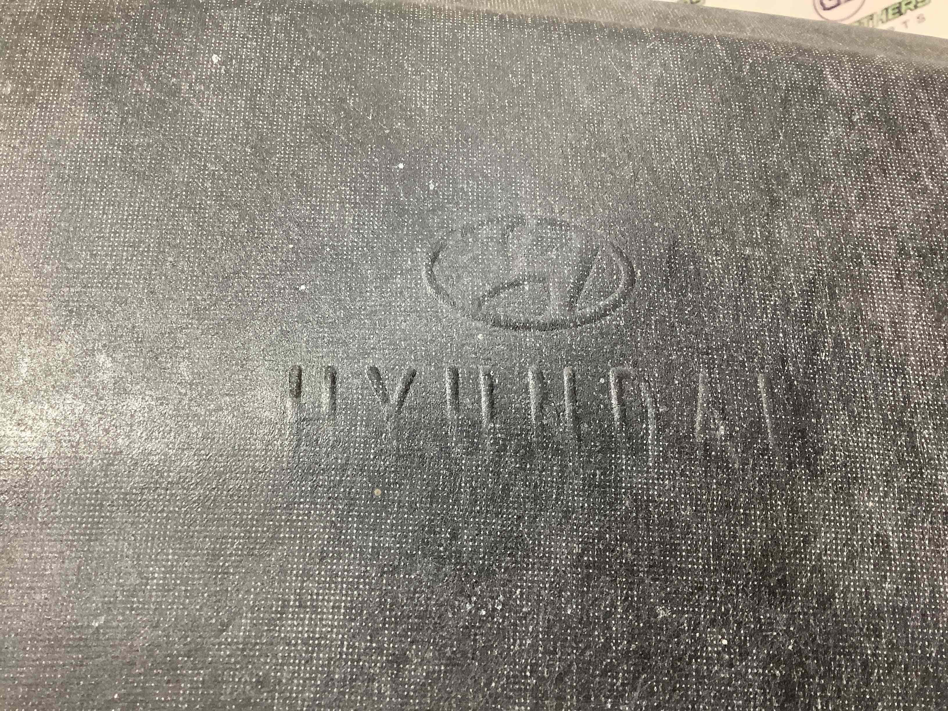 Обшивка крышки багажника