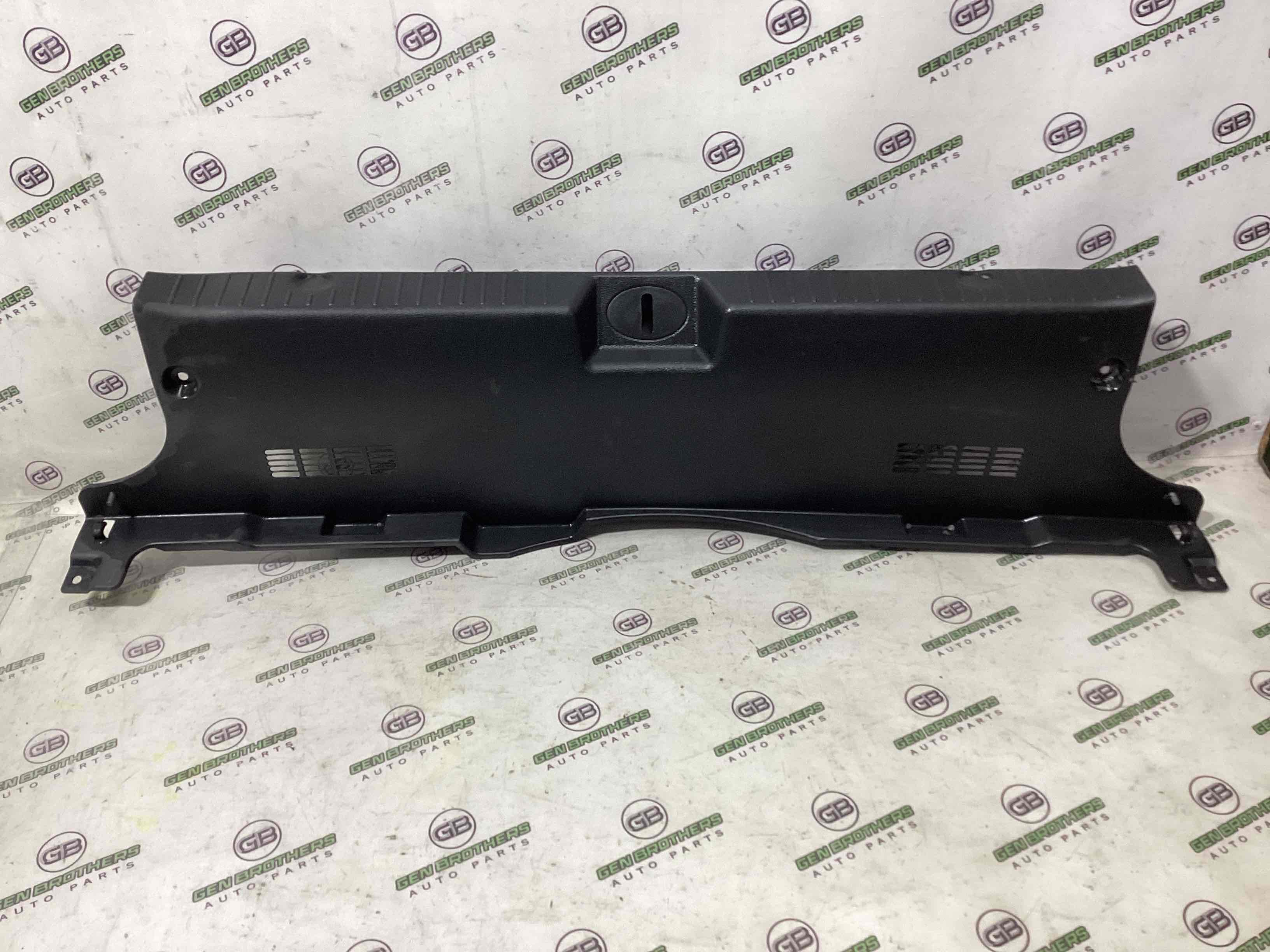 Элементы отделки багажника