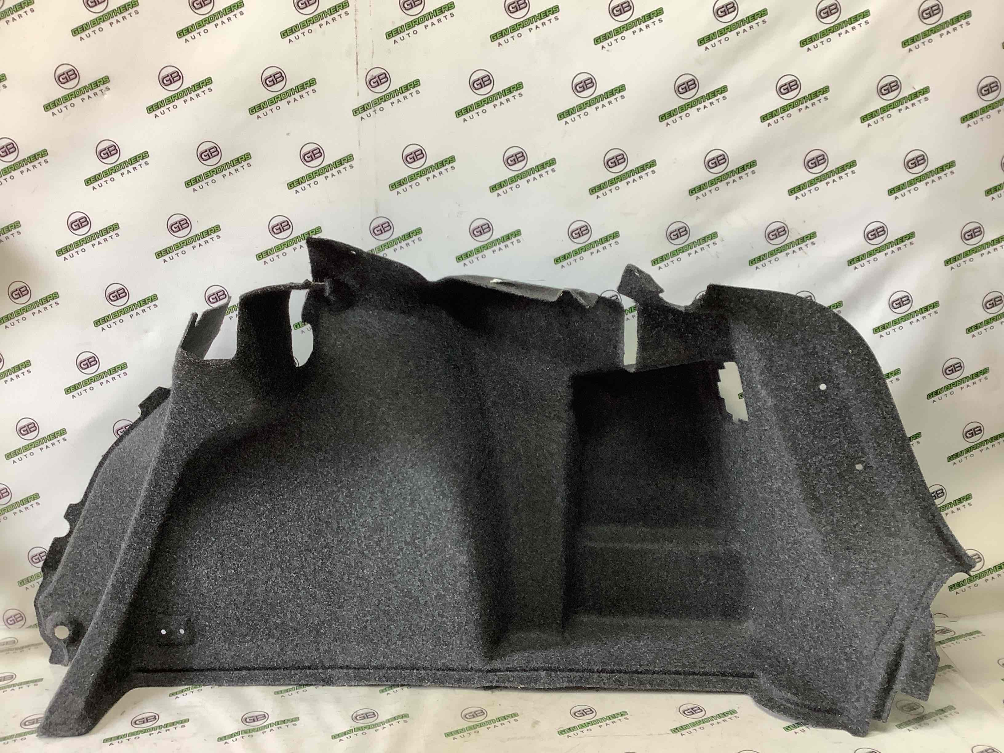 Елементи оздоблення багажника