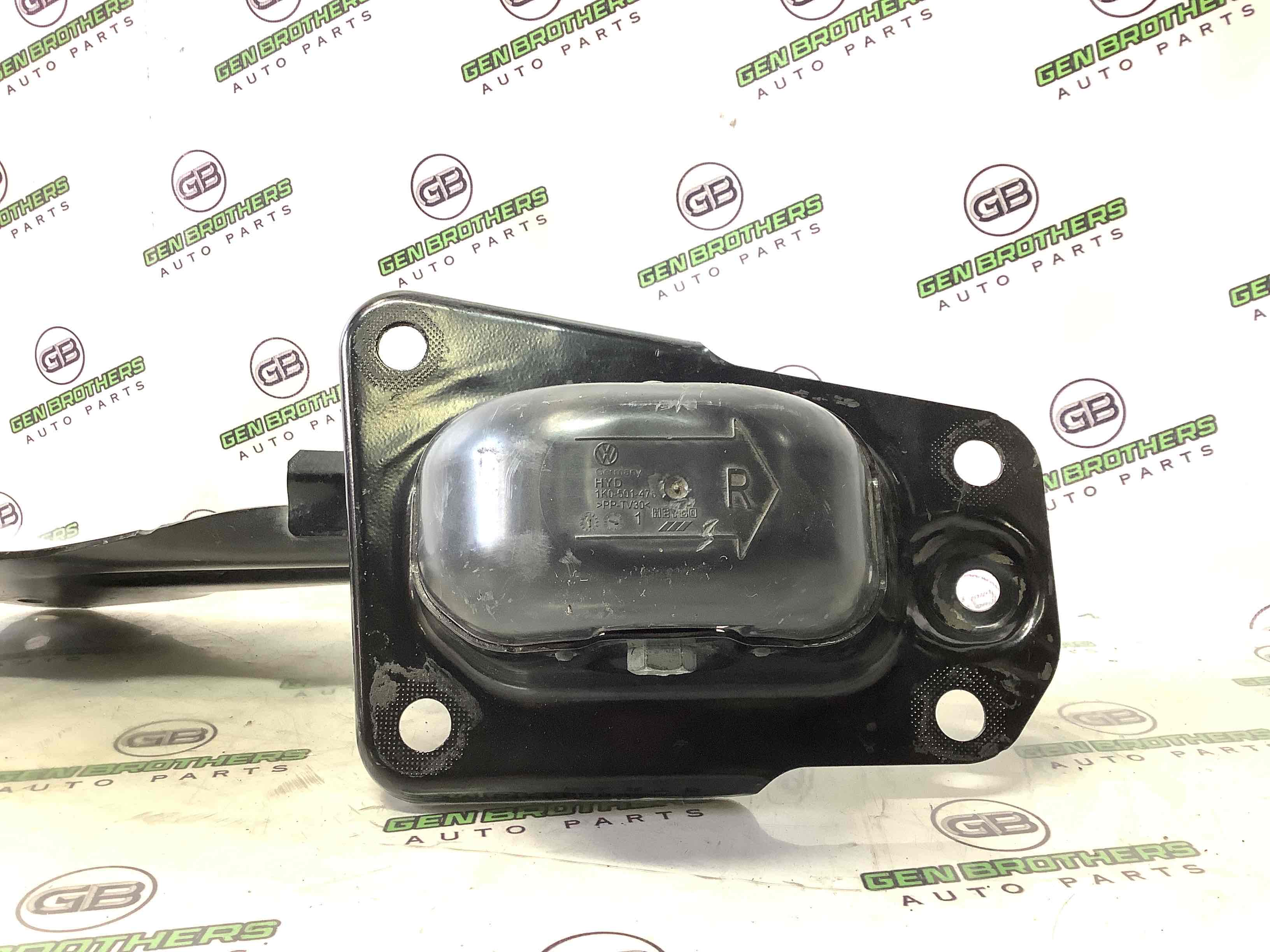 Важіль задній правий