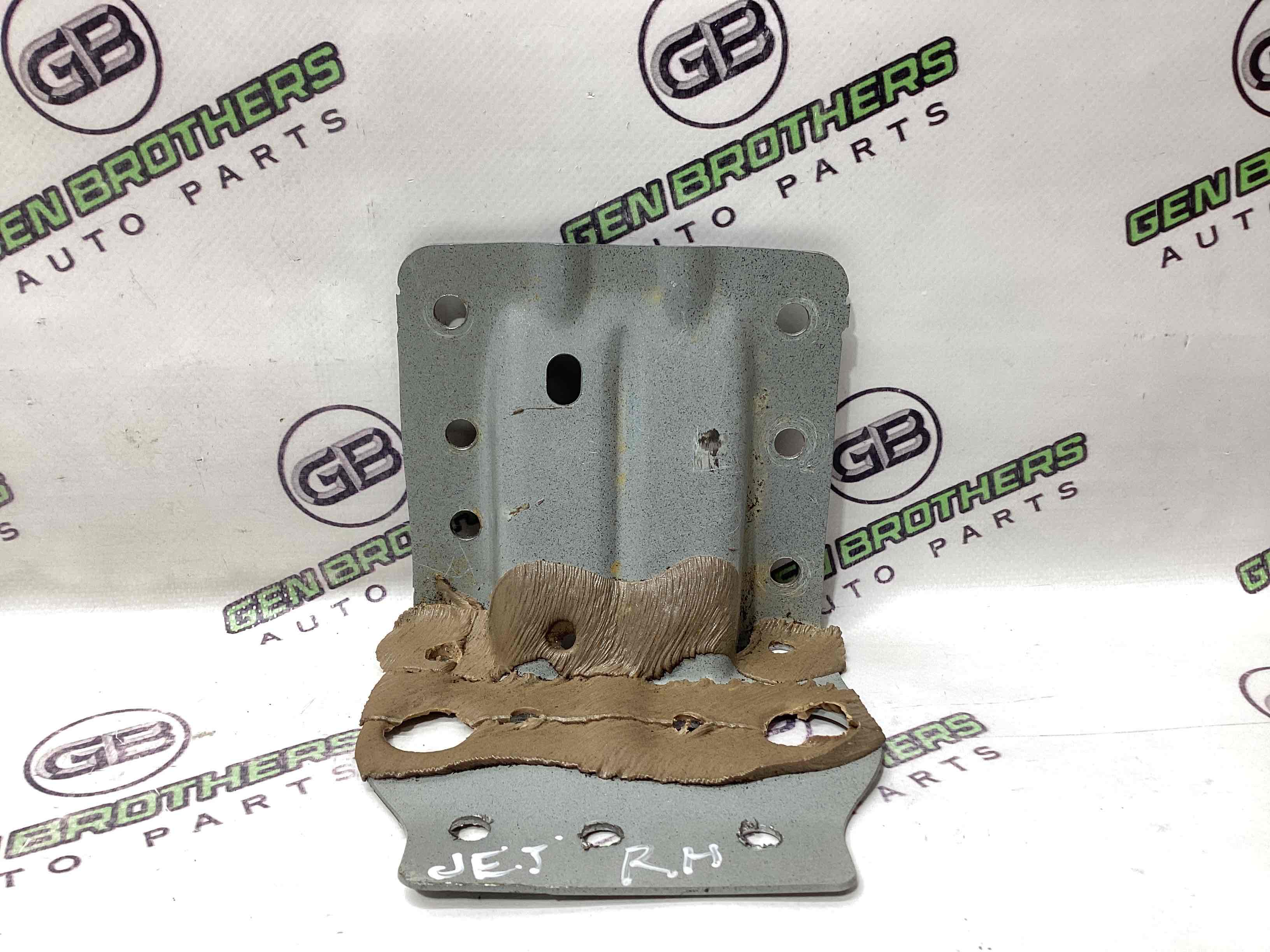 Кріплення, кронштейн