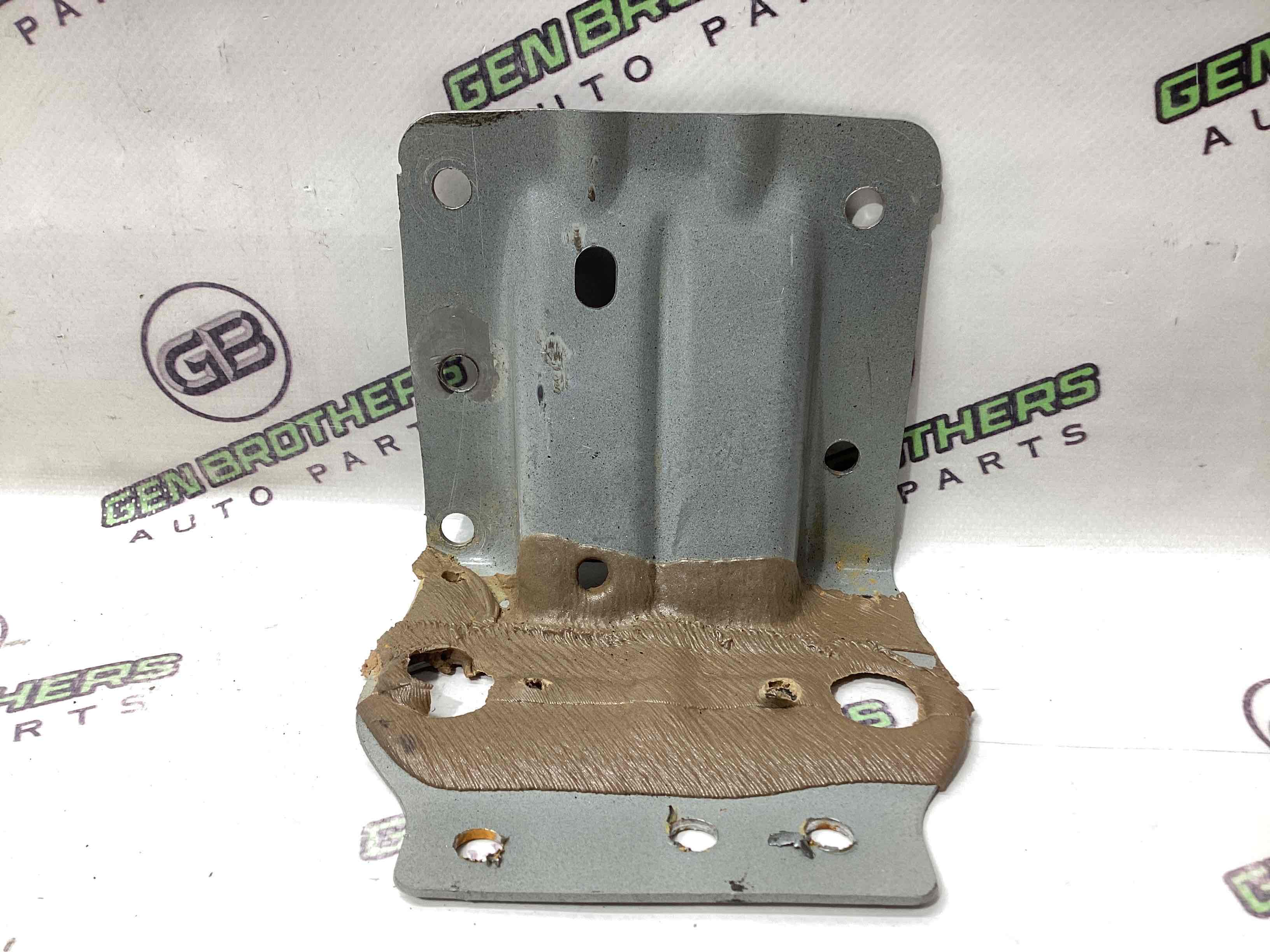 Кріплення, кронштейн