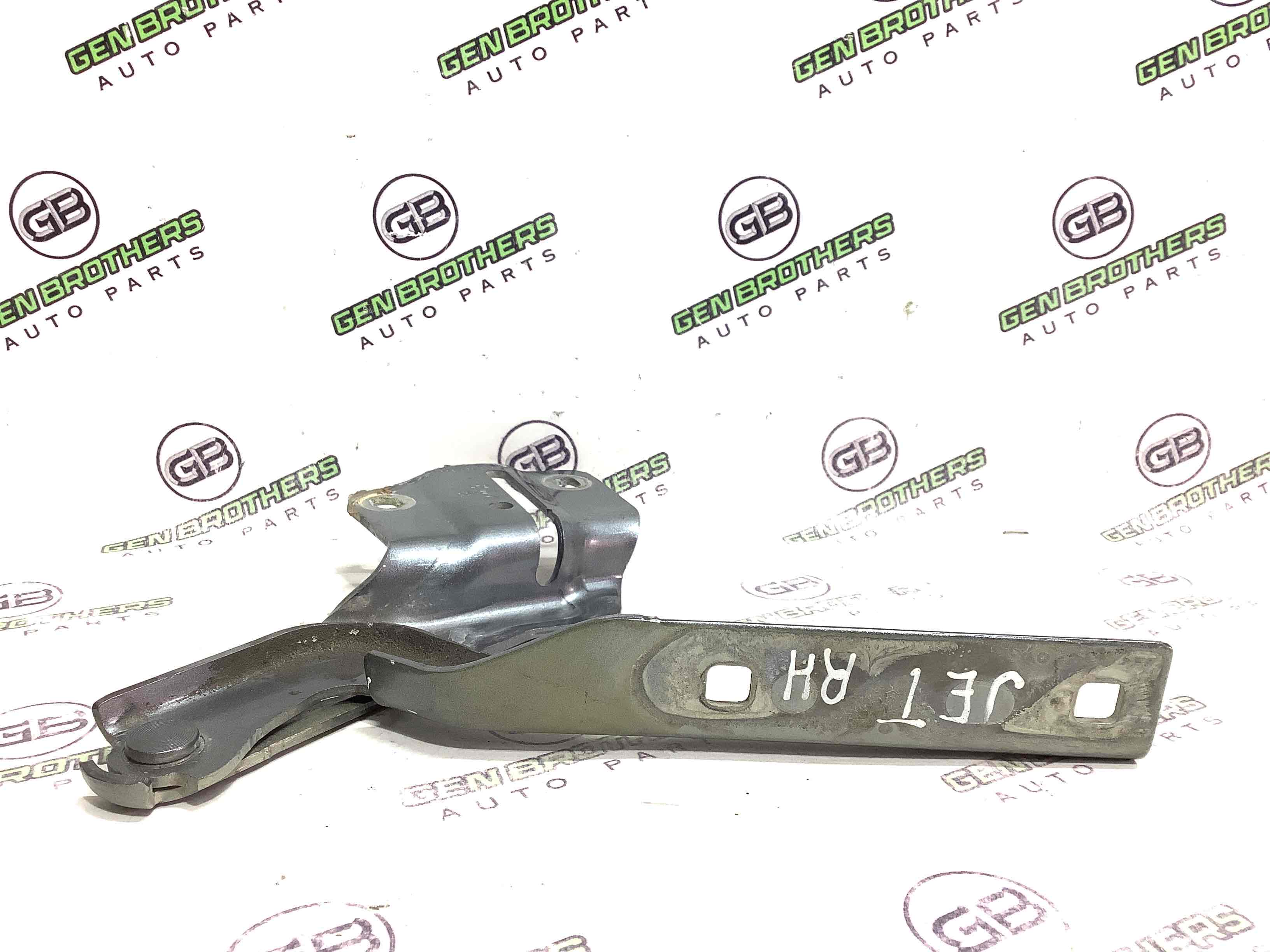 Петля капота, кронштейн капота