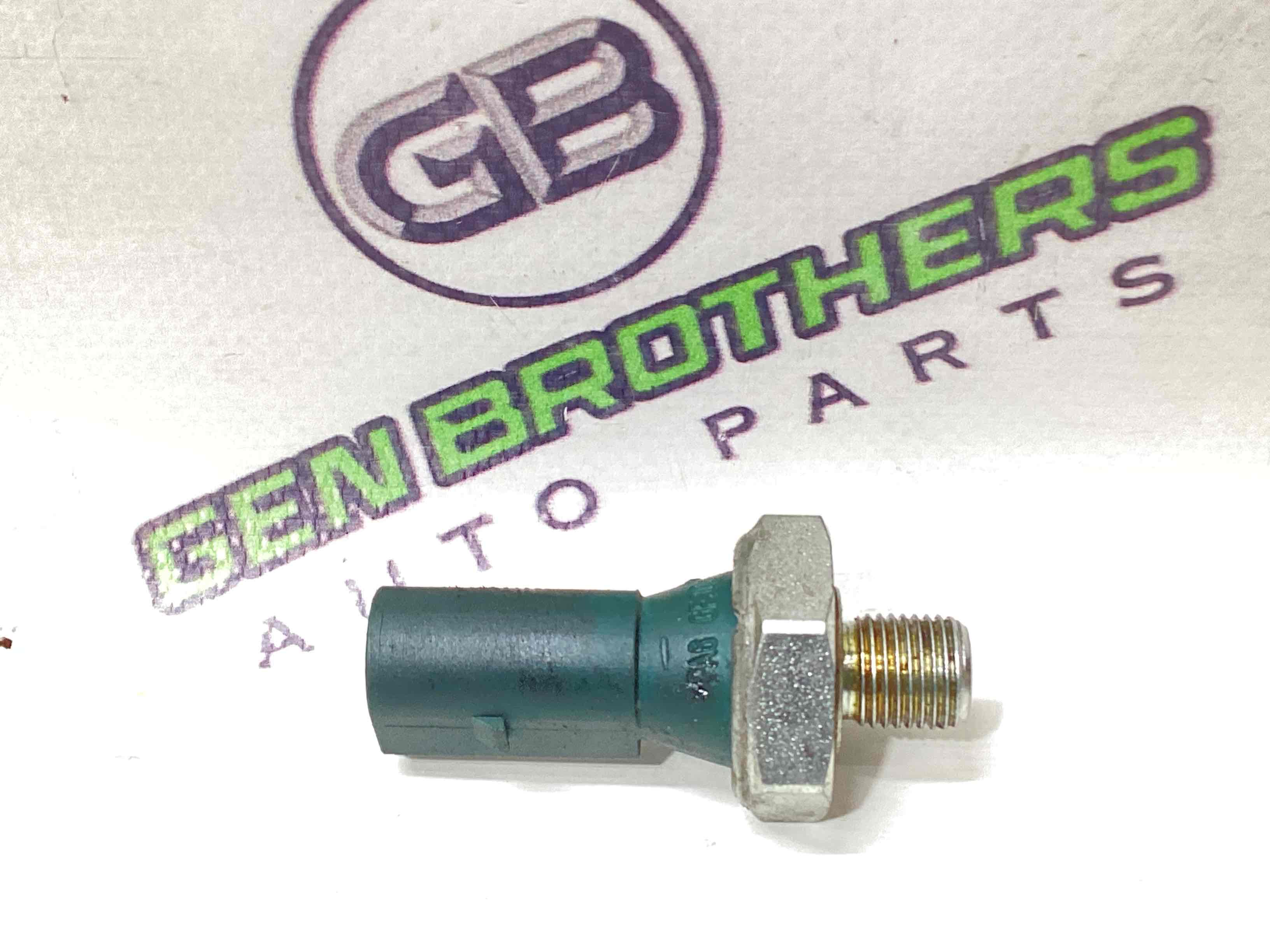 Датчик тиску олії