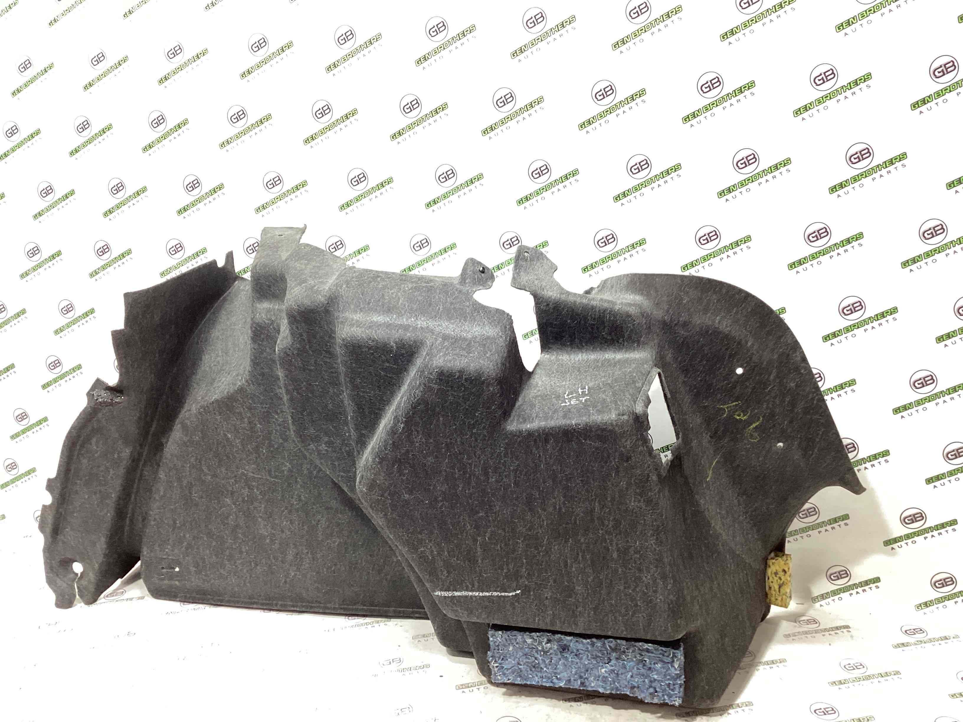 Елементи оздоблення багажника