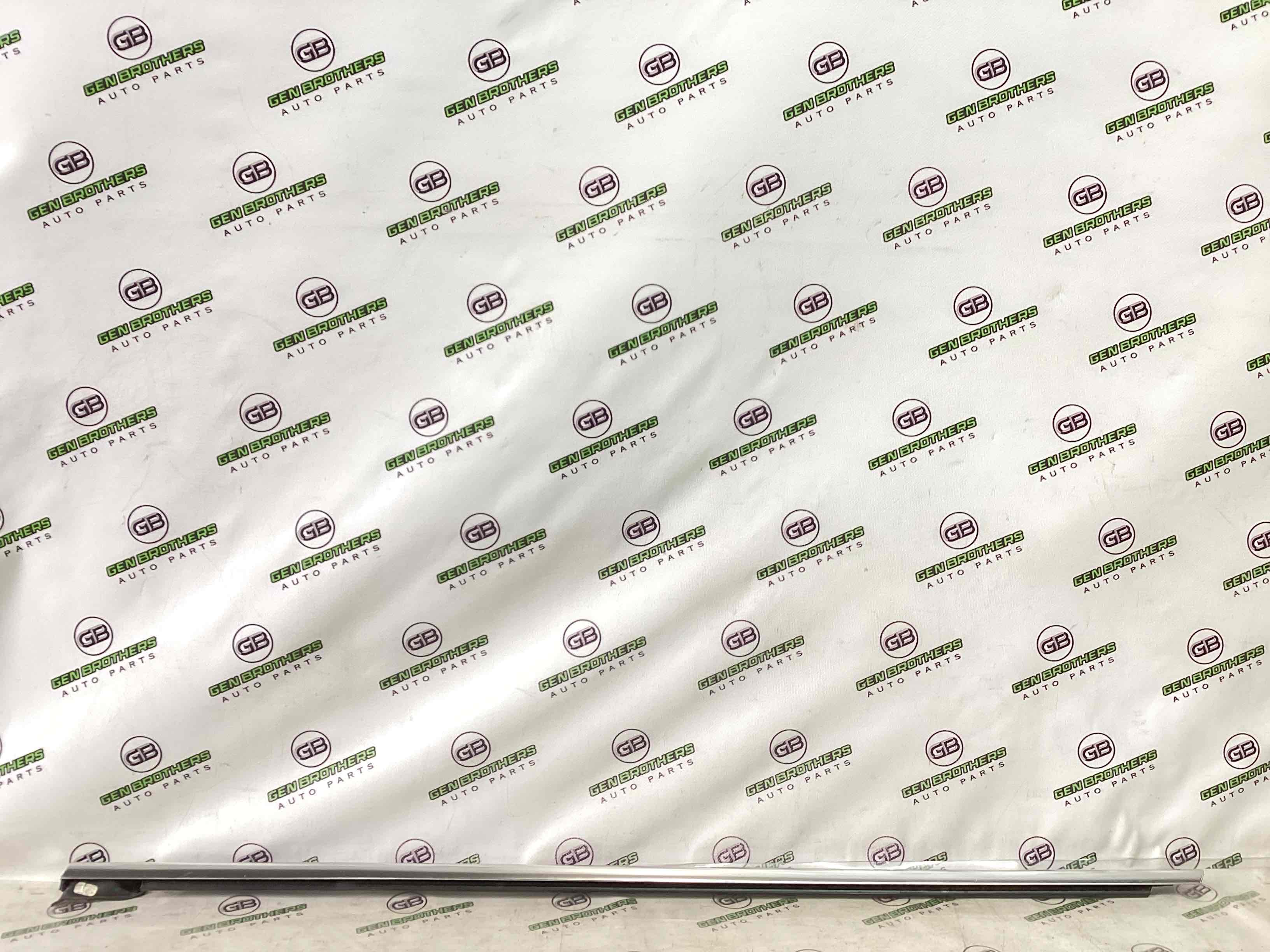 Молдинг двері задньої лівої