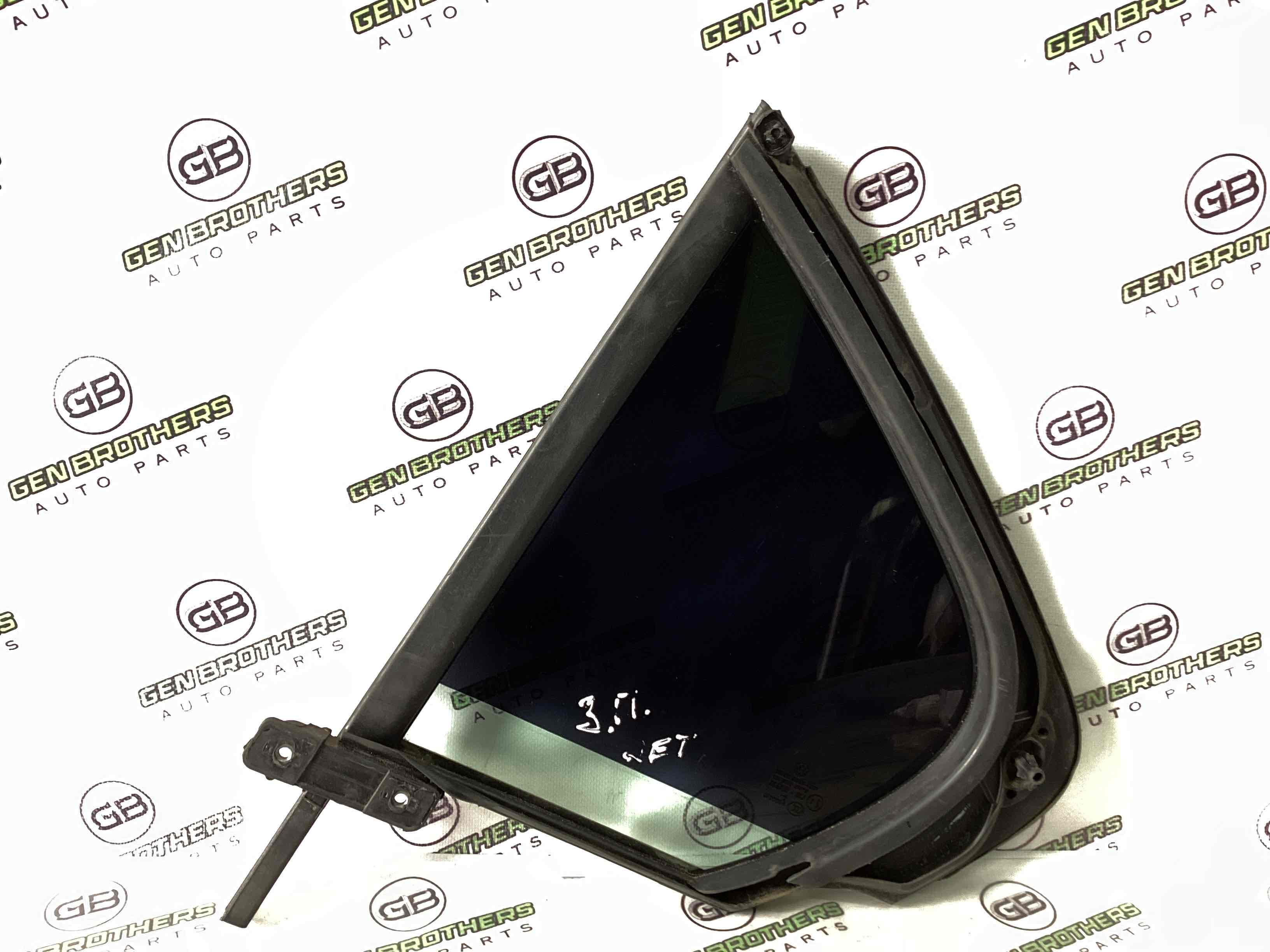 Скло дверей трикутник кватирка