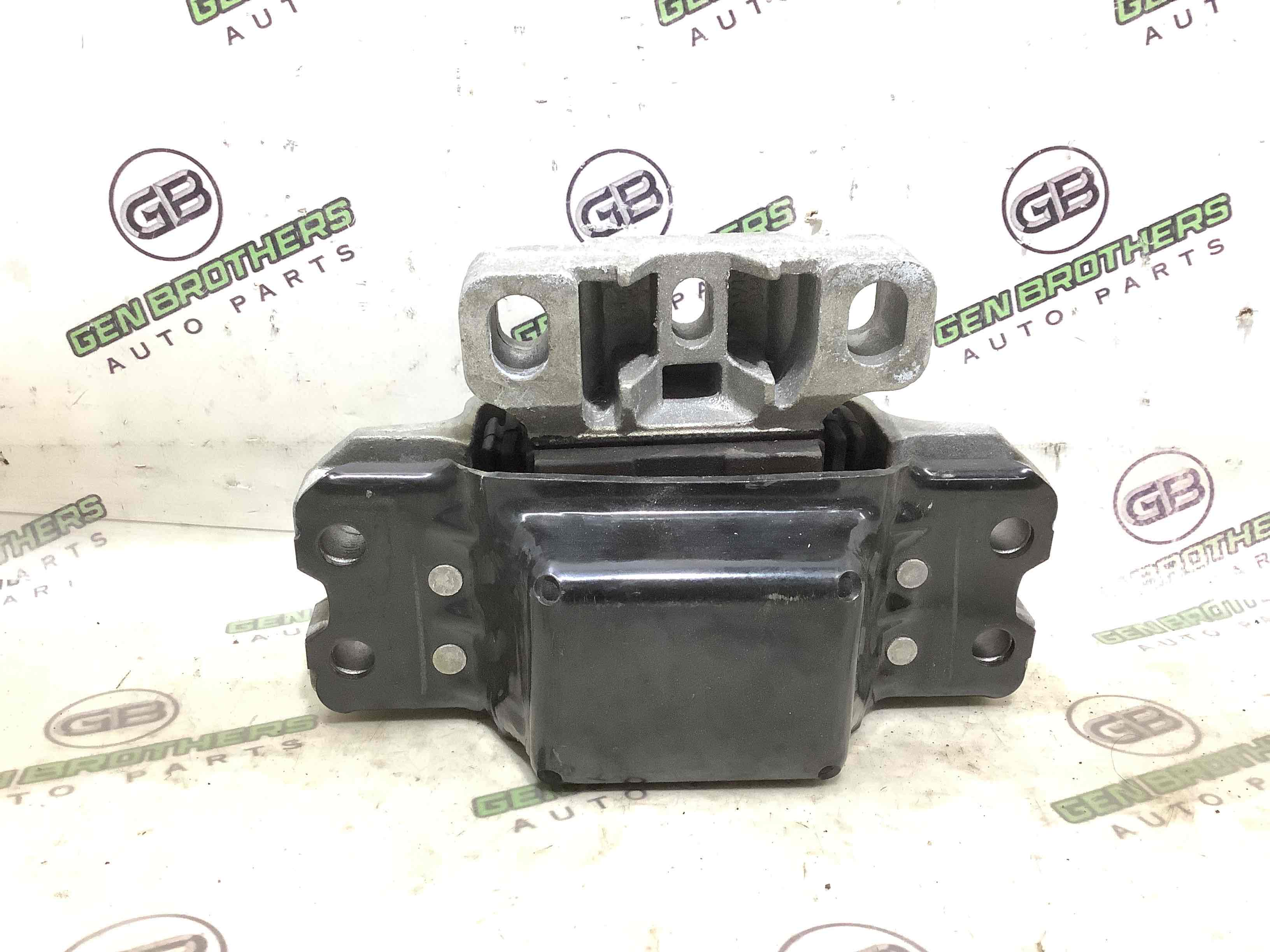 Подушка кріплення двигуна