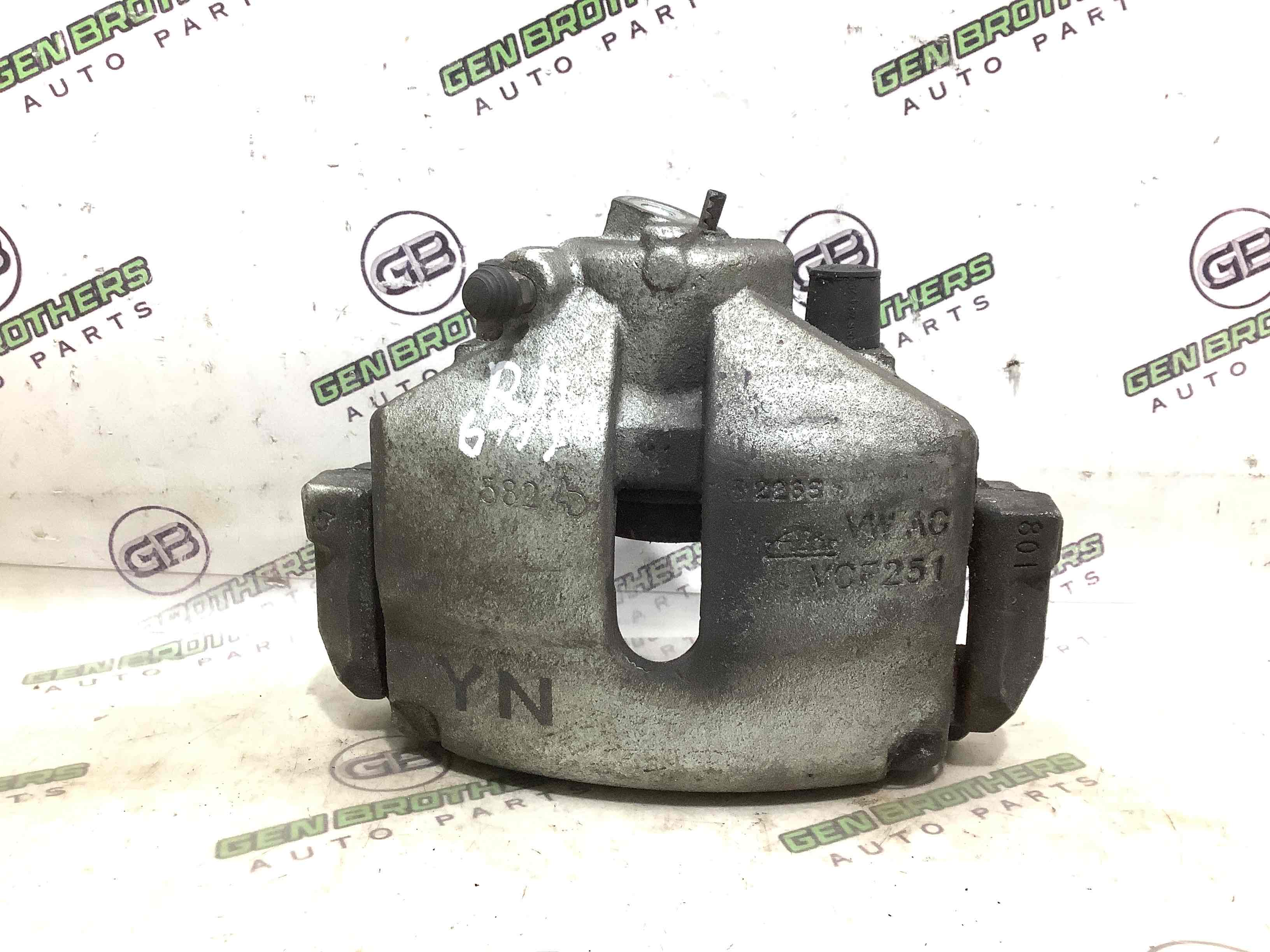 Супорт передній правий