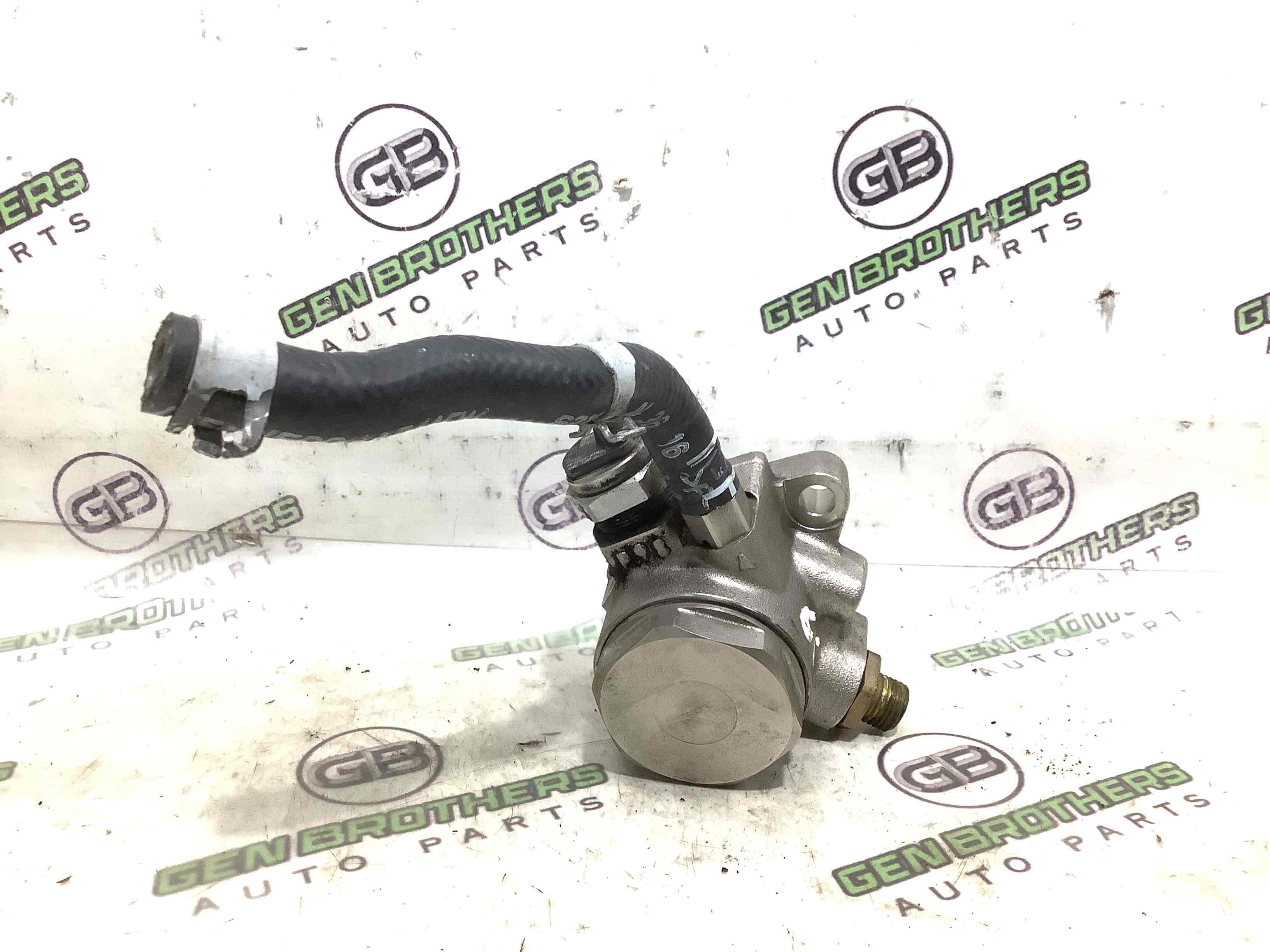 Насос паливний